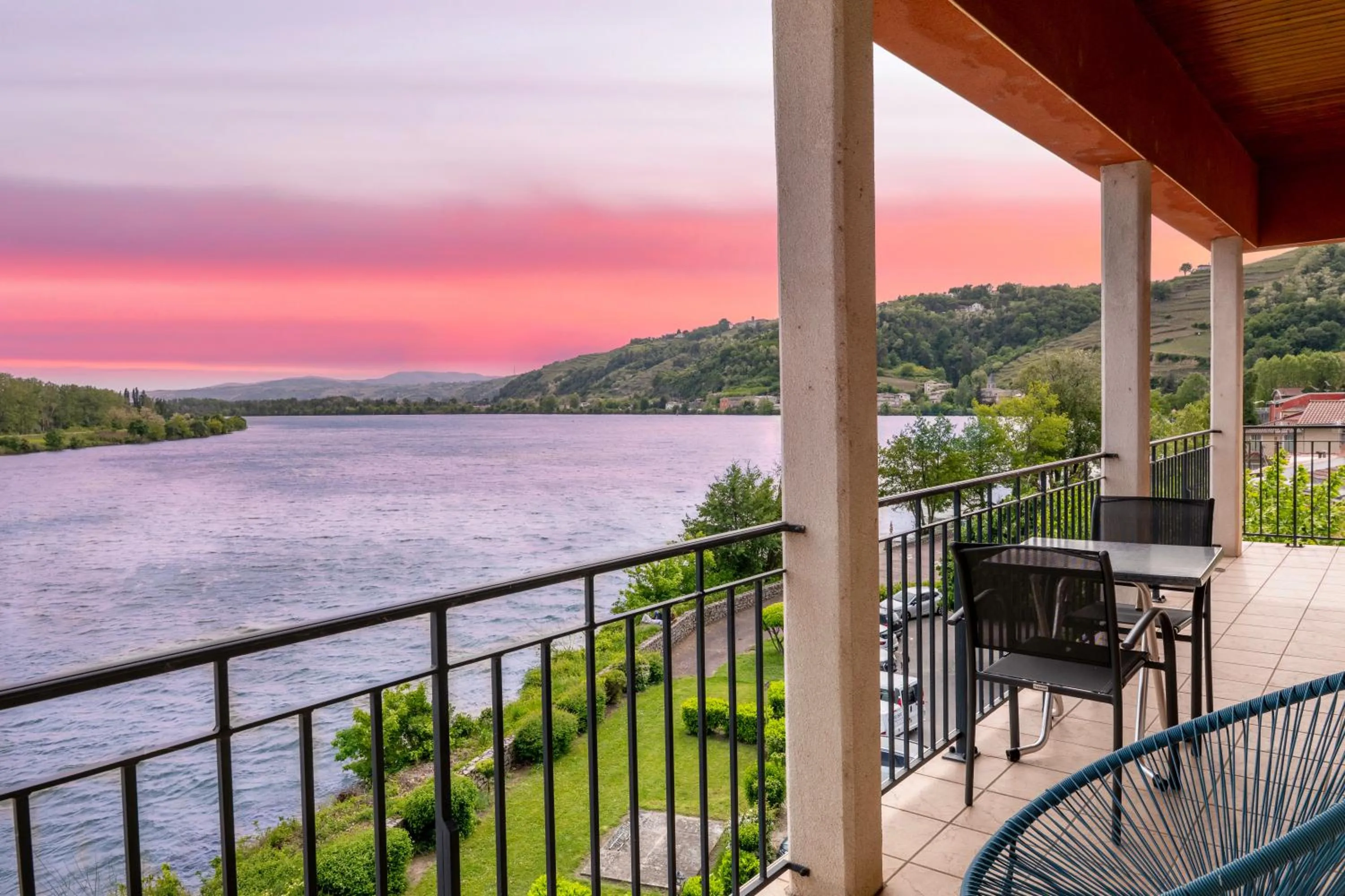 Natural landscape in Hôtel Beau Rivage Condrieu