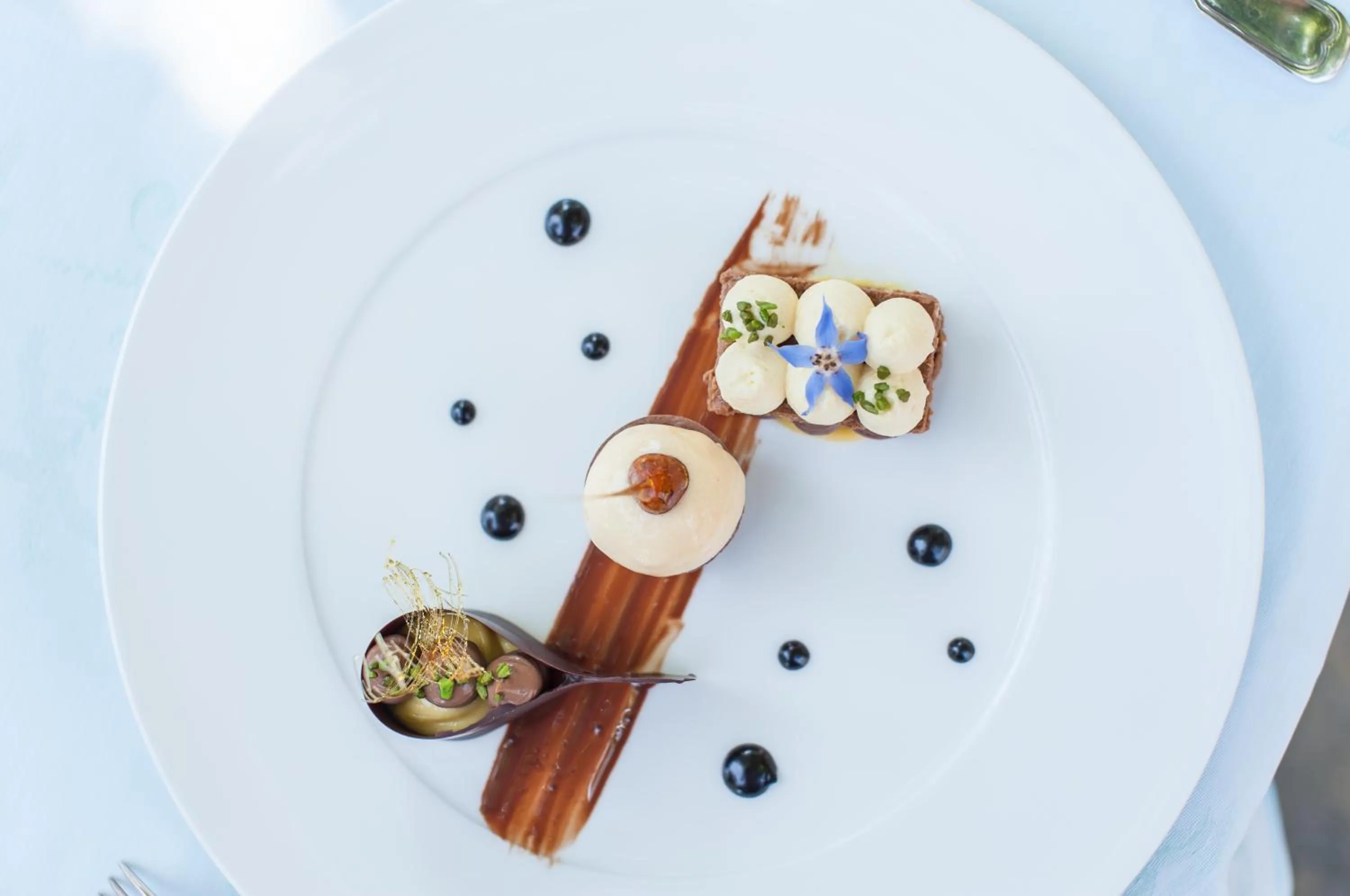 Food and drinks in Hôtel Beau Rivage Condrieu