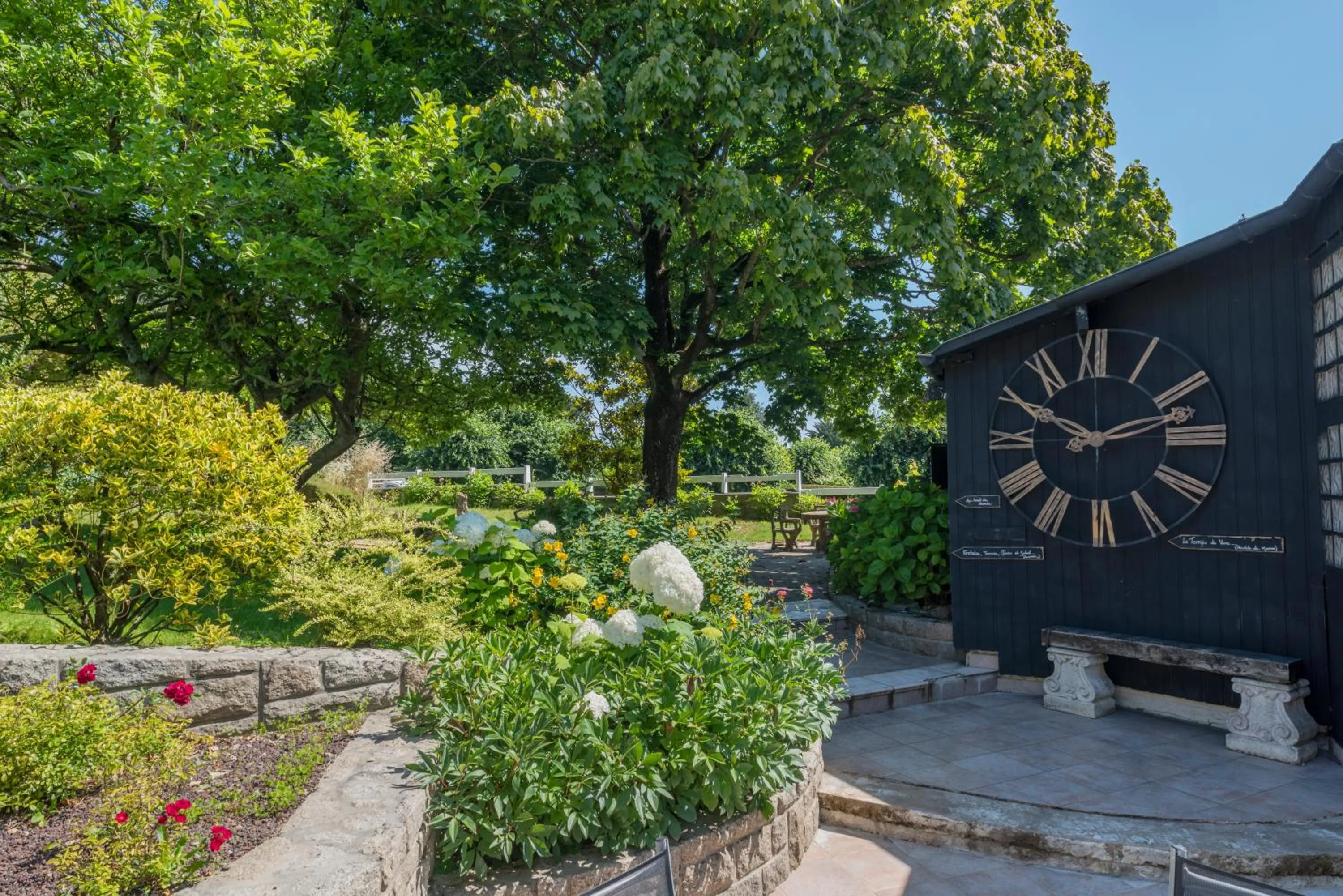 Garden in Domaine du Limonay, The Originals Collection