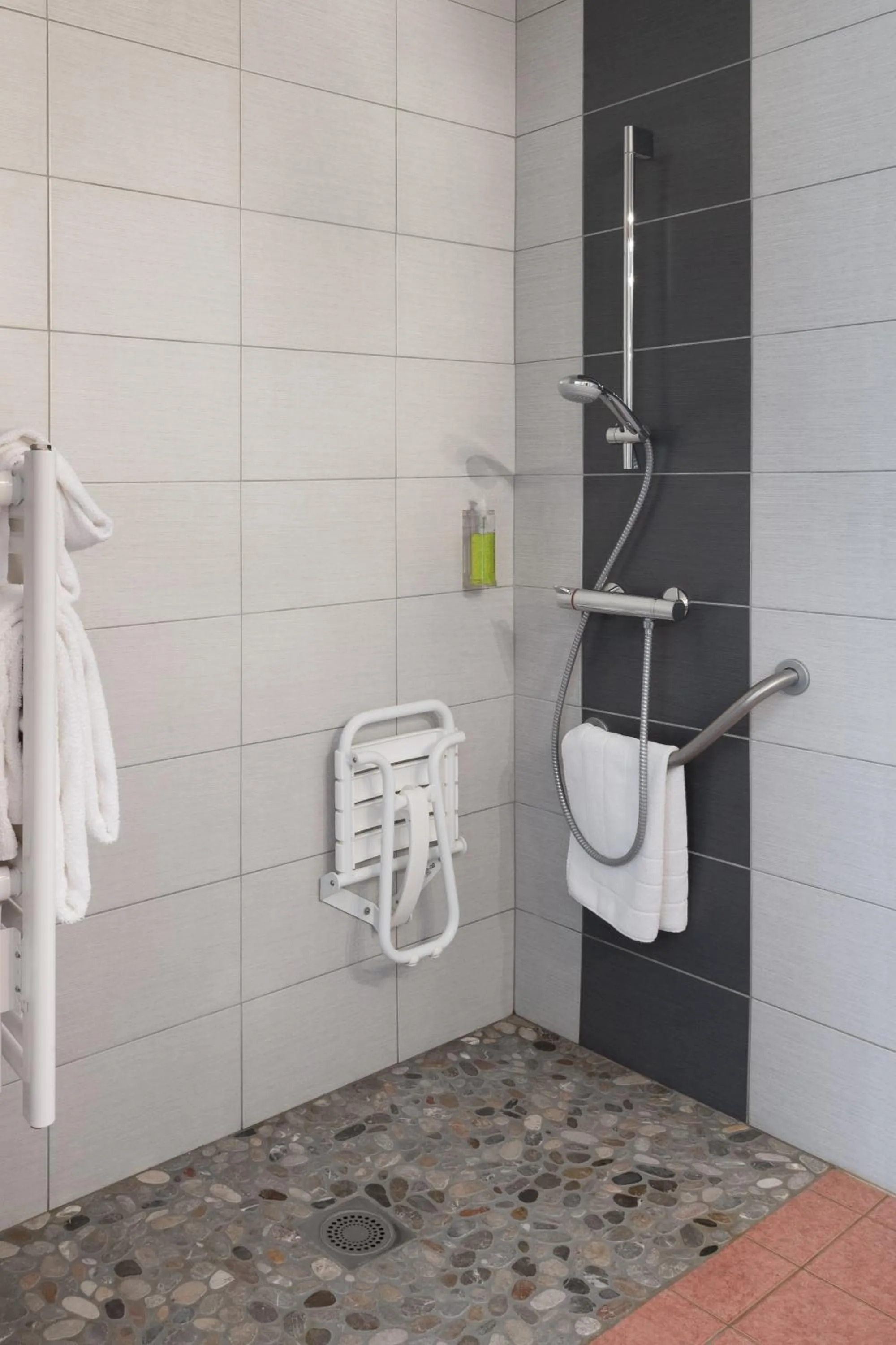 Shower in Brit Hotel Florimont