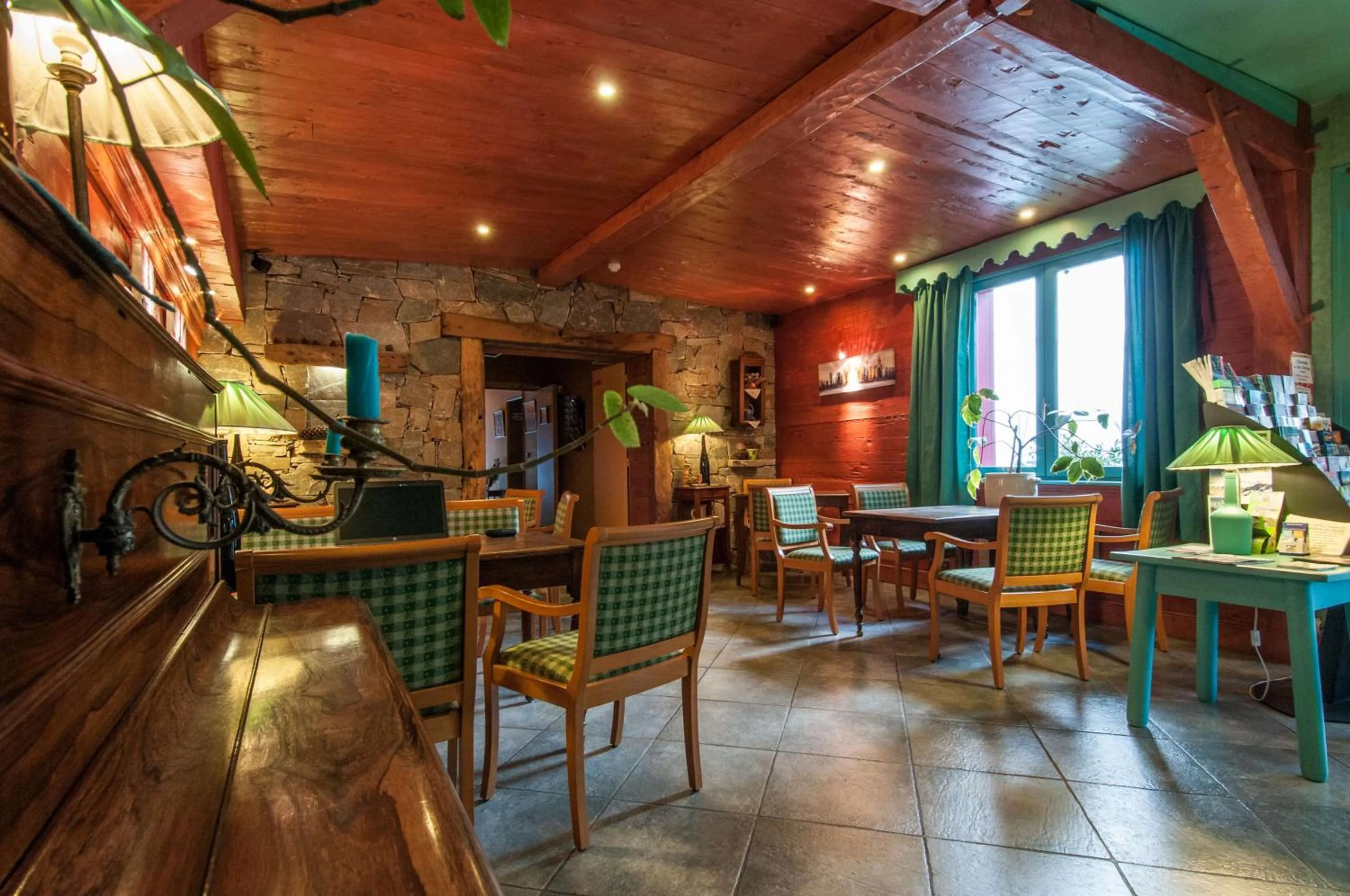 Lounge or bar in Brit Hotel Florimont