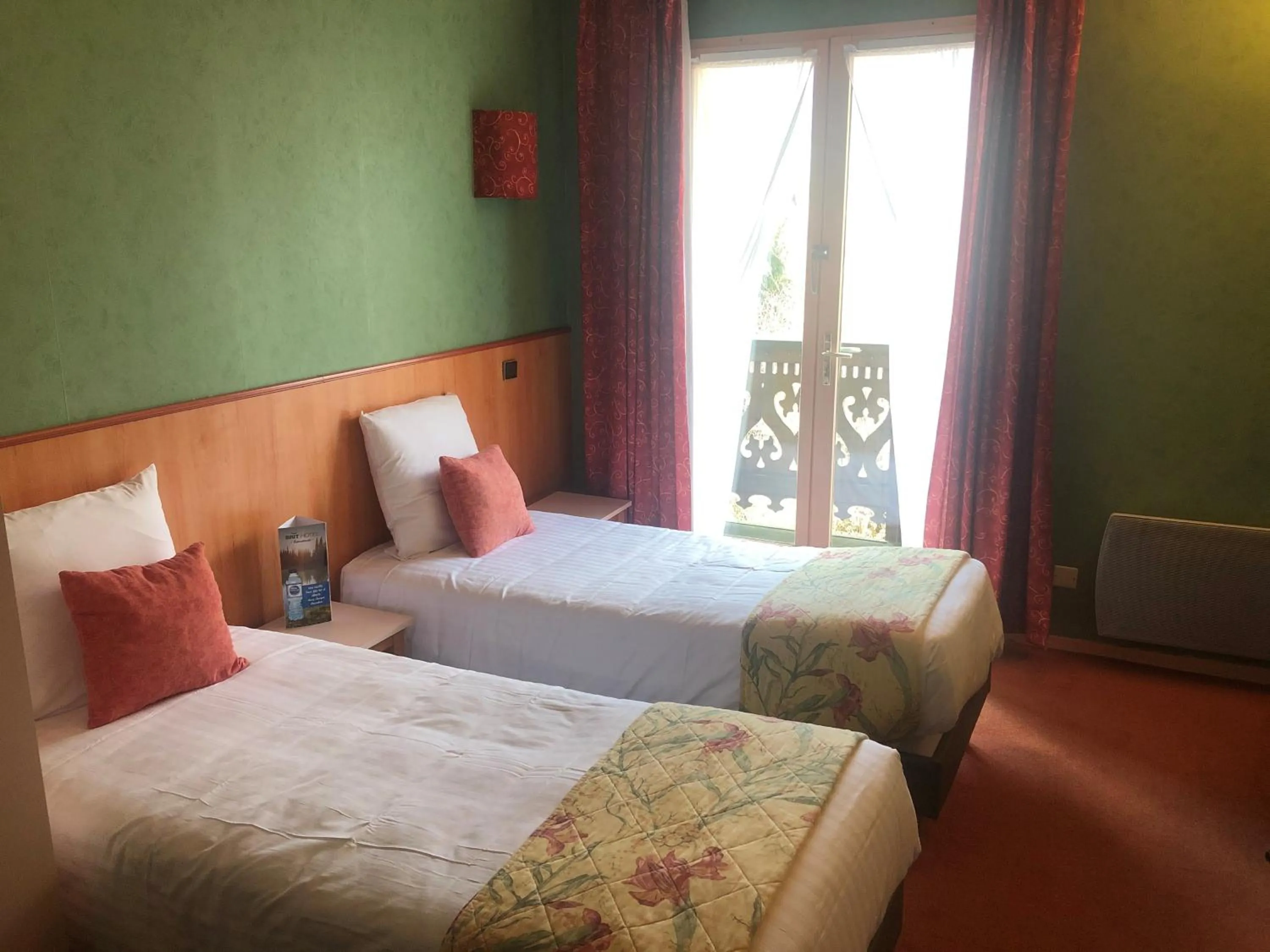 Bed in Brit Hotel Florimont