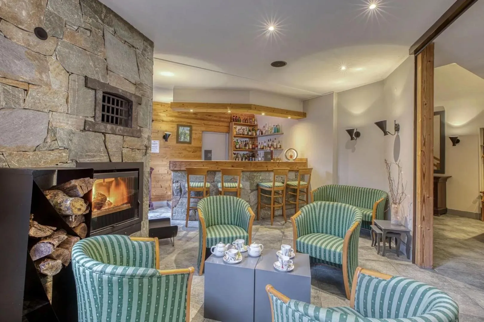 Lounge or bar in Brit Hotel Florimont