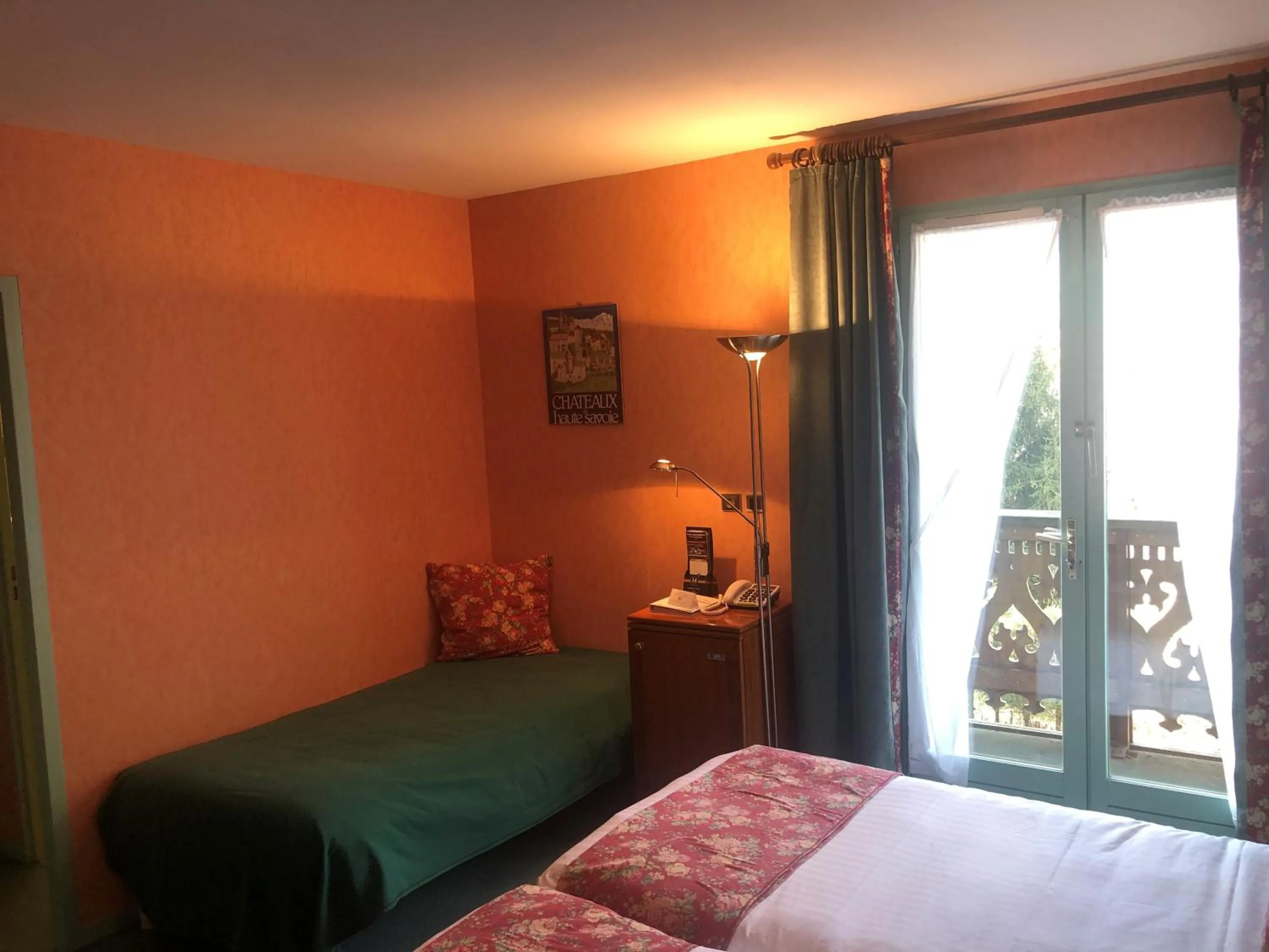 Bed in Brit Hotel Florimont