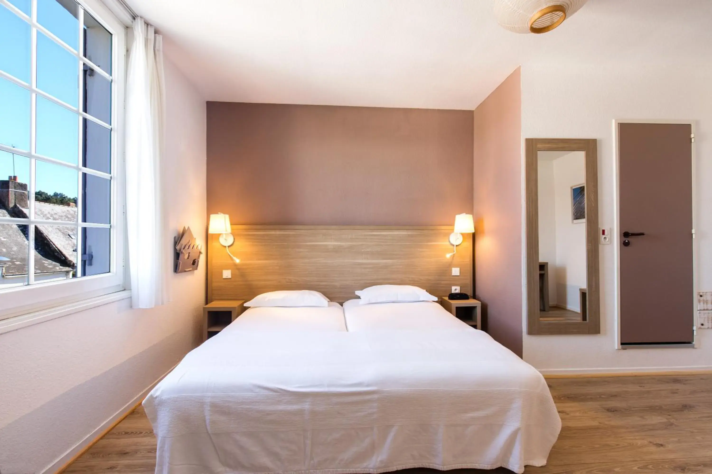 Twin Room in Logis Le Relais Marine Twin Room in Logis Le Relais Marine