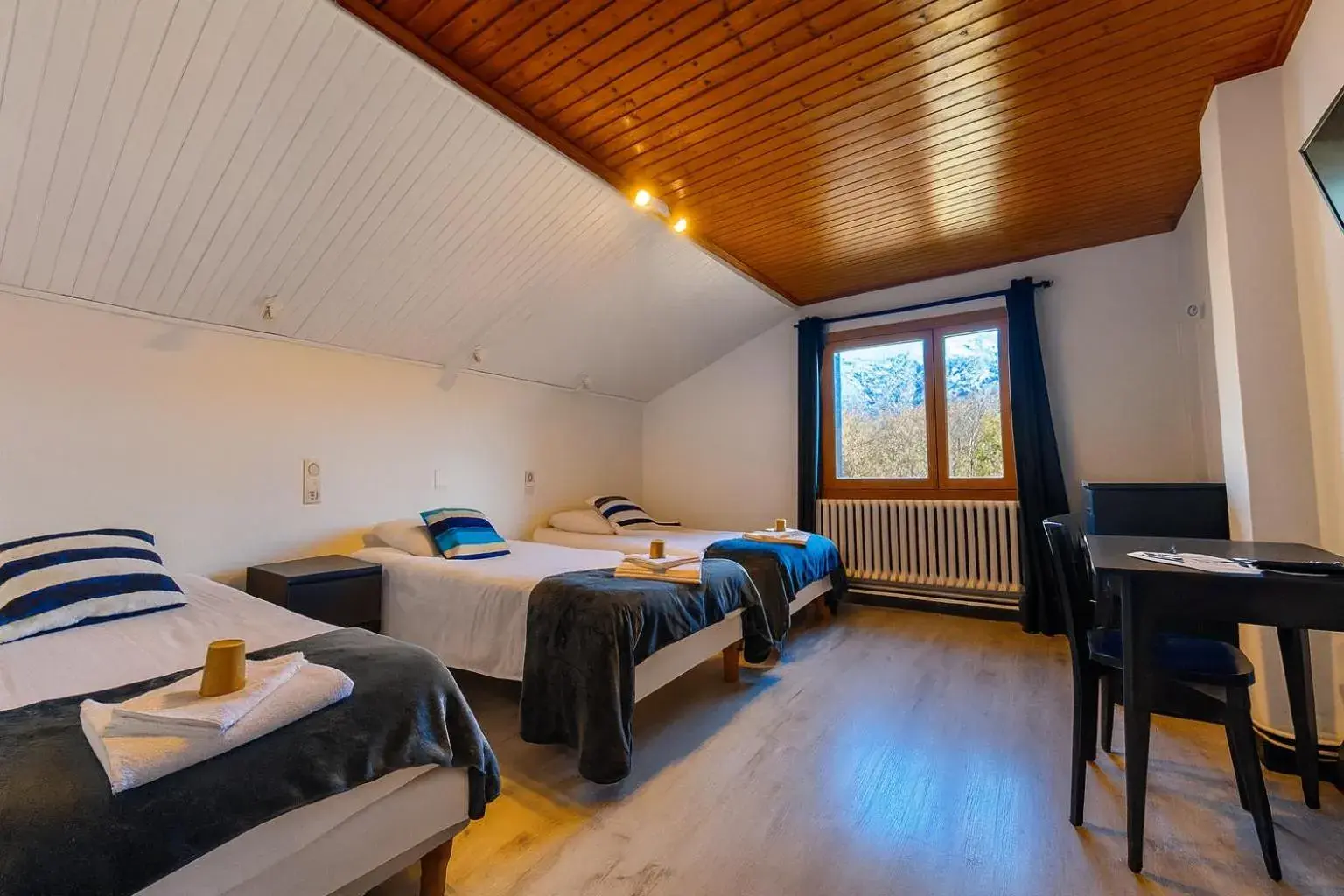 Standard Double Room in Logis Hôtels La Crémaillère Standard Double Room in Logis Hôtels La Crémaillère