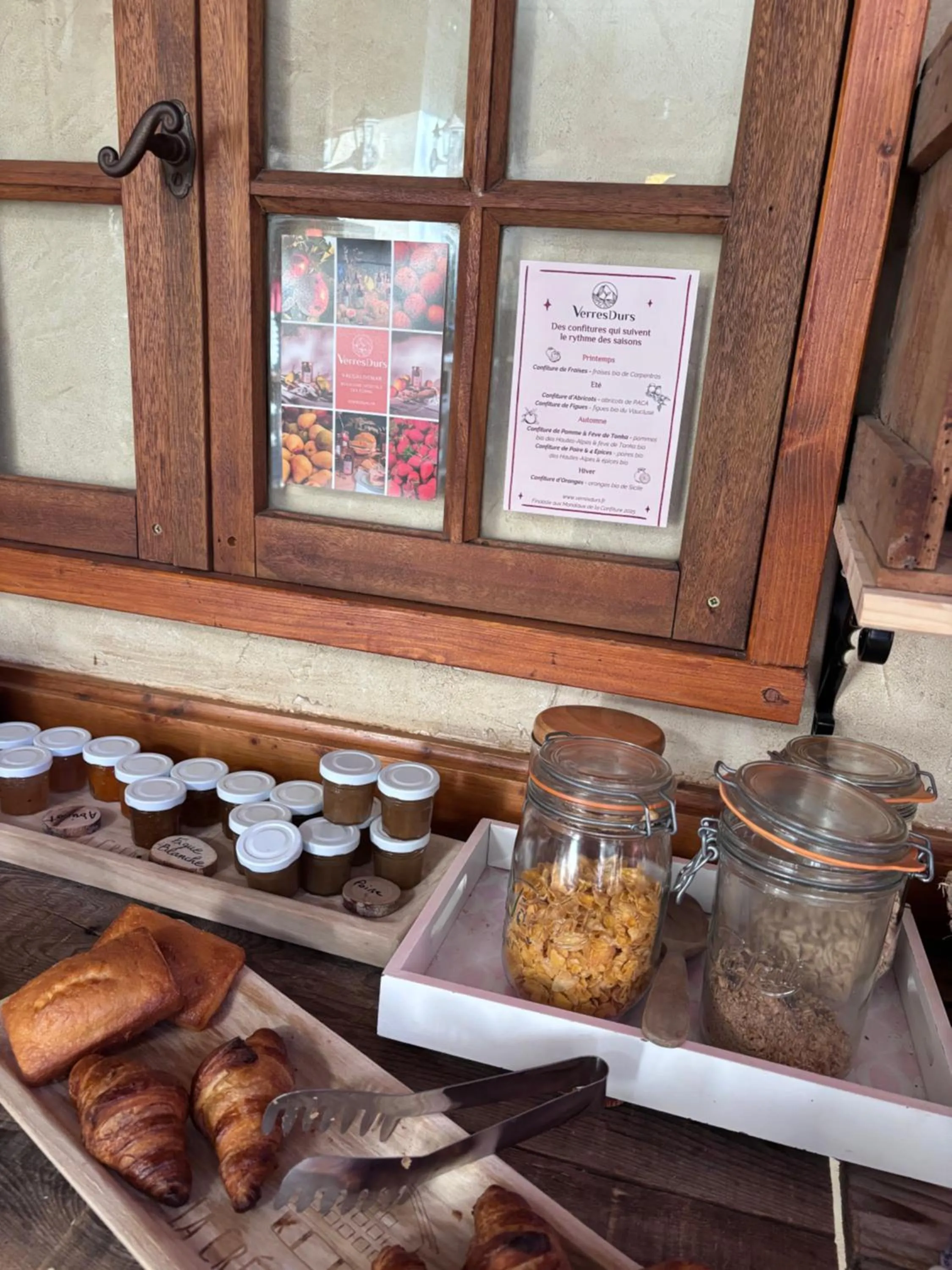 Breakfast in Logis Hôtels La Crémaillère