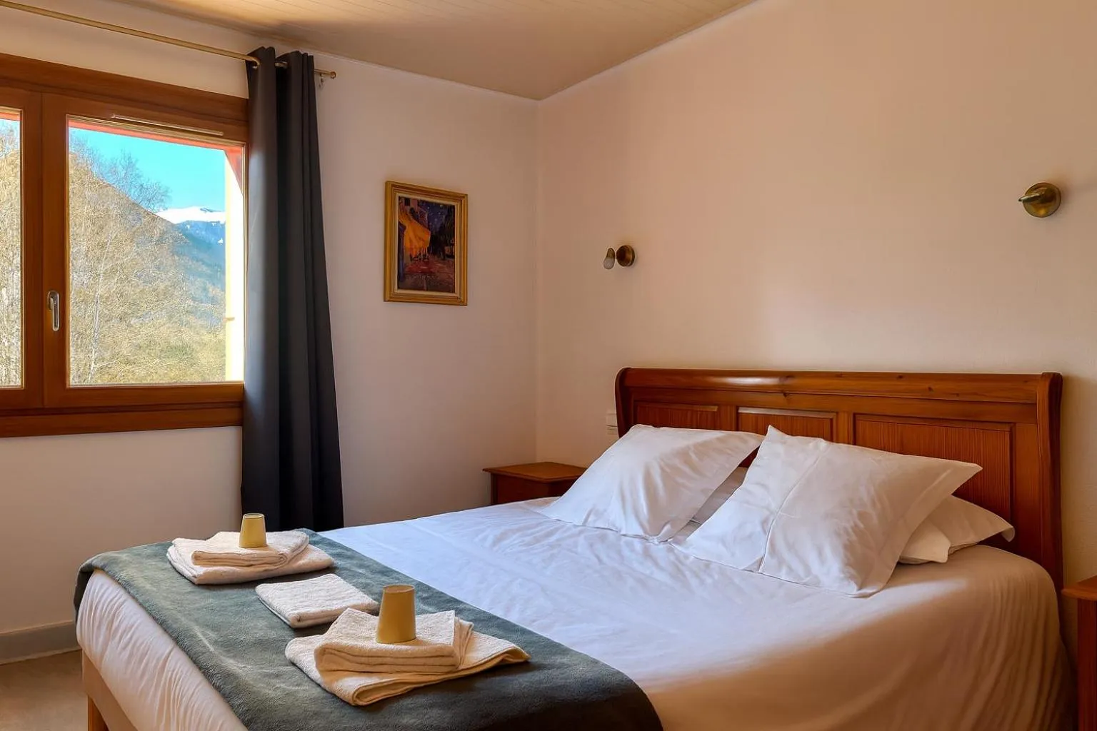 Photo of the whole room, Bed in Logis Hôtels La Crémaillère