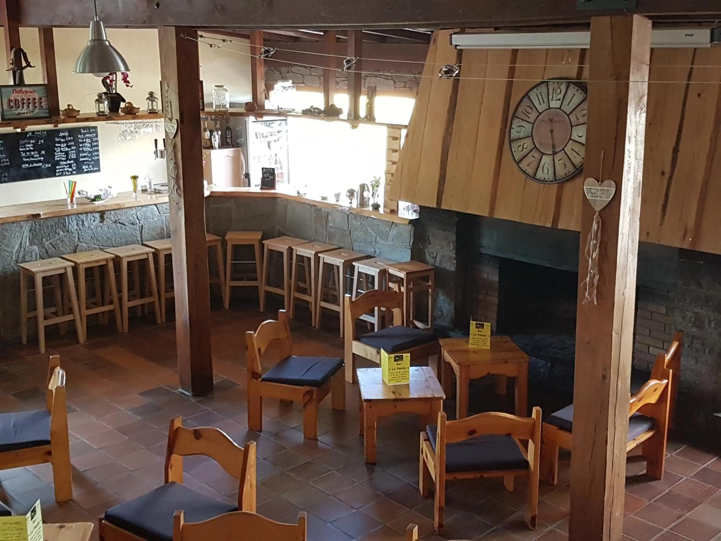 Restaurant/places to eat in Azur et Neige