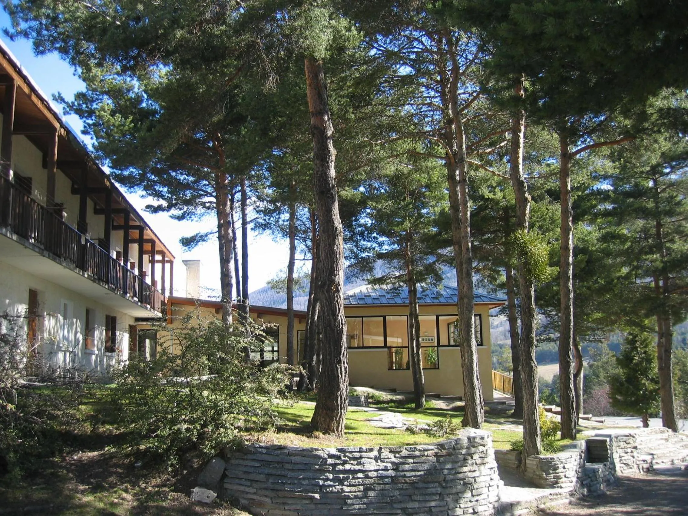 Facade/entrance in Azur et Neige