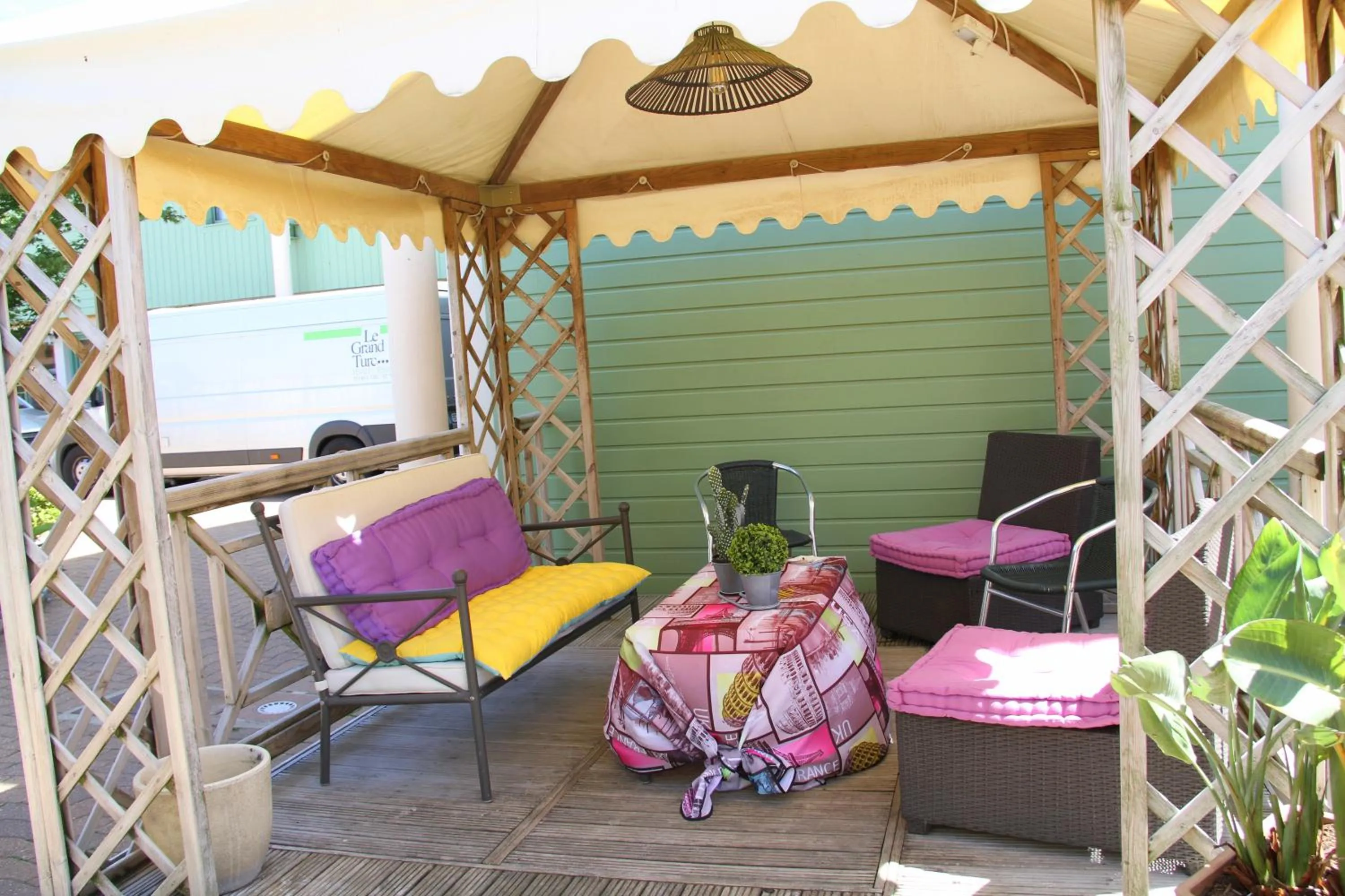 Balcony/Terrace in Logis Hotel Restaurant Le Grand Turc