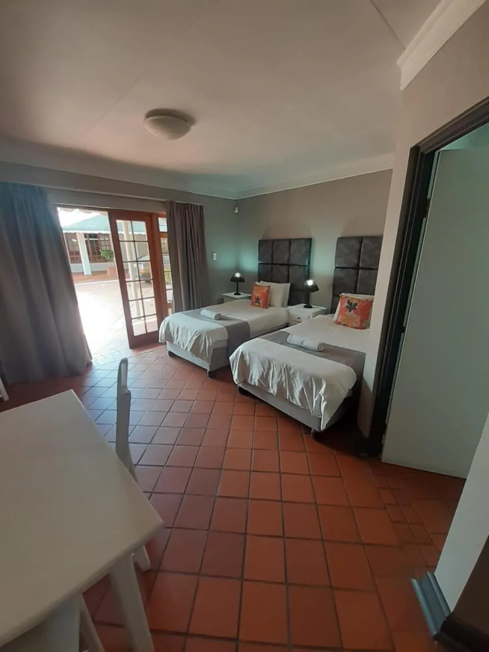 Bedroom, Bed in Oakwood Lodge