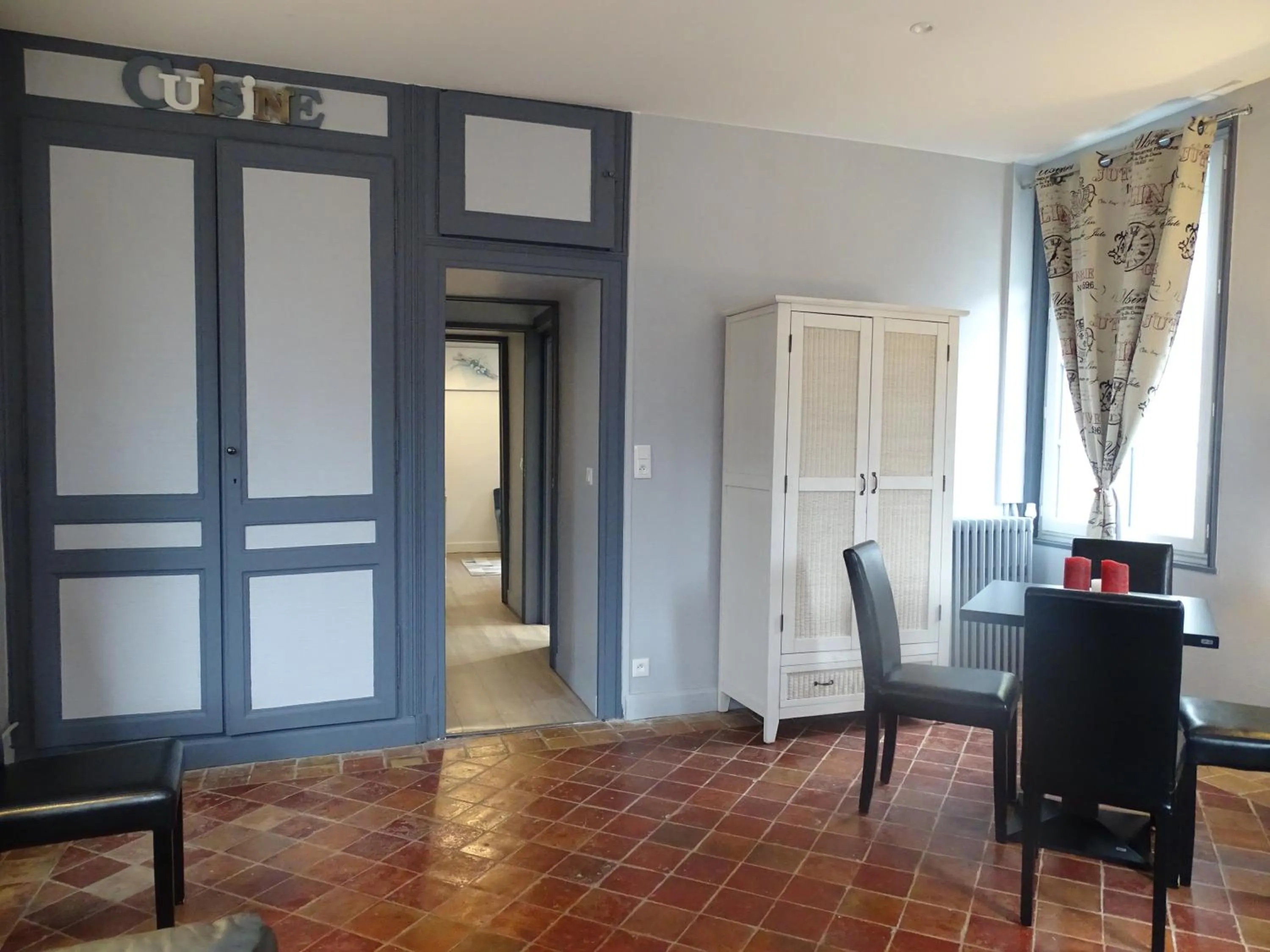 Communal lounge/ TV room in Logis Hôtel Restaurant Spa L'auberge Du President