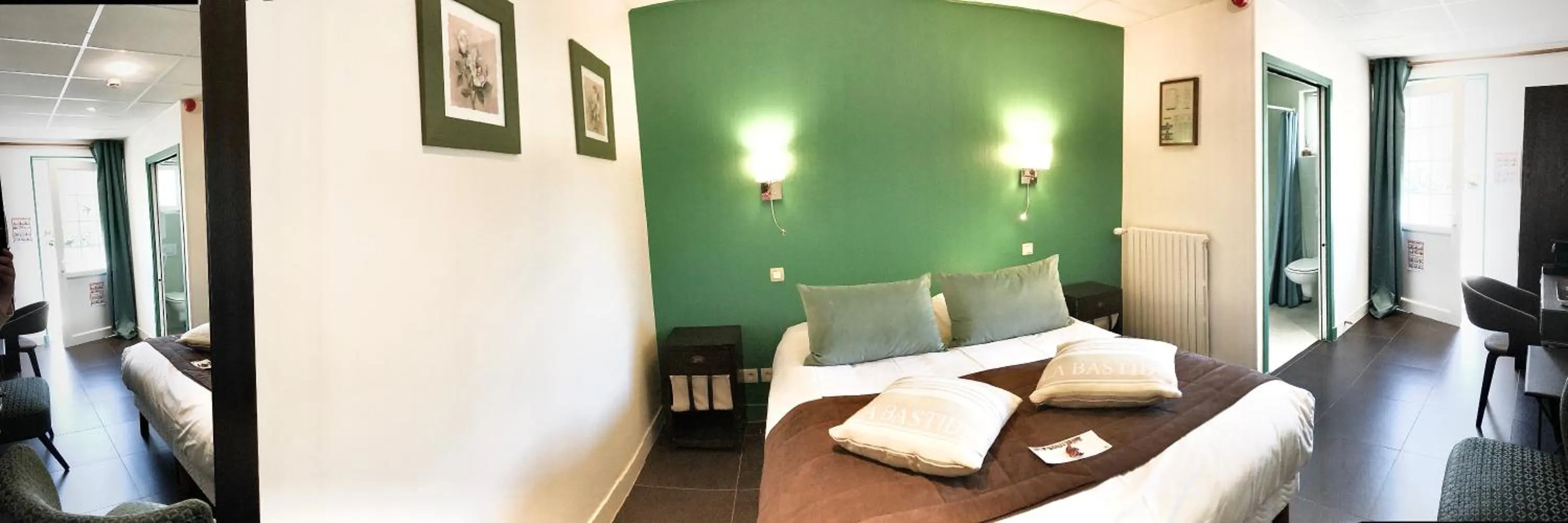 Photo of the whole room in Logis Hôtel Restaurant Spa L'auberge Du President