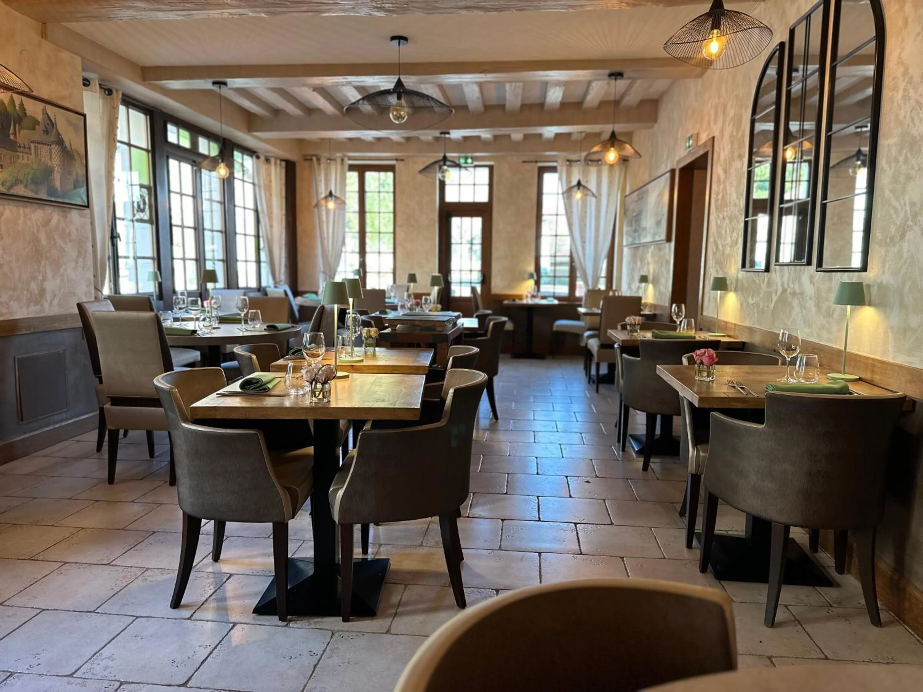 Restaurant/places to eat in Logis Hôtel Restaurant Spa L'auberge Du President