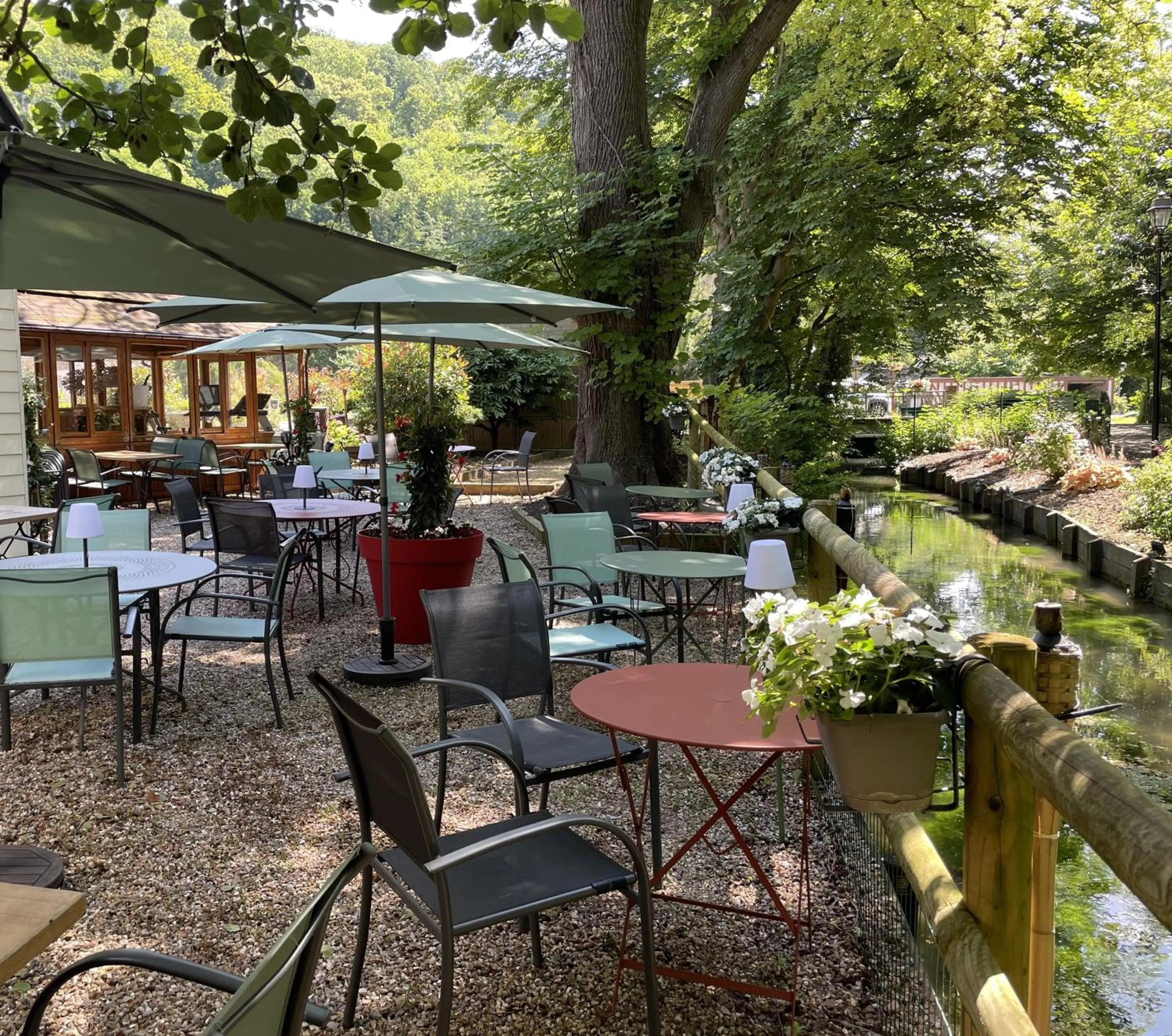 Restaurant/places to eat in Logis Hôtel Restaurant Spa L'auberge Du President