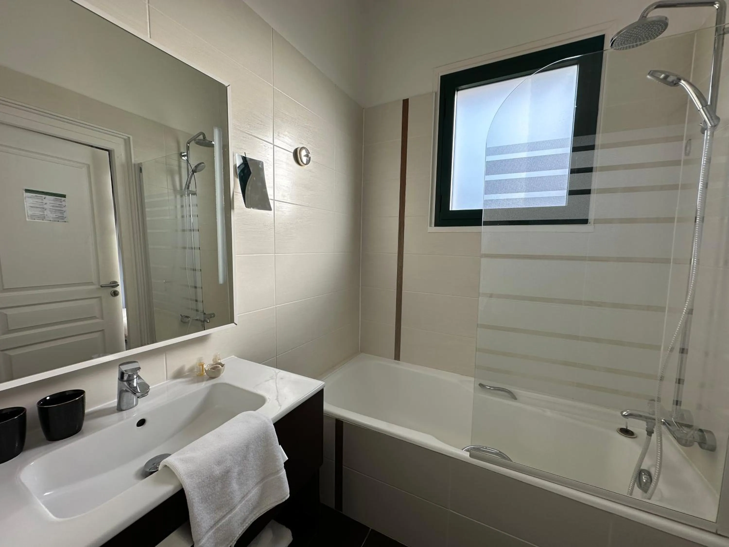 Bathroom in Hotel des Pins