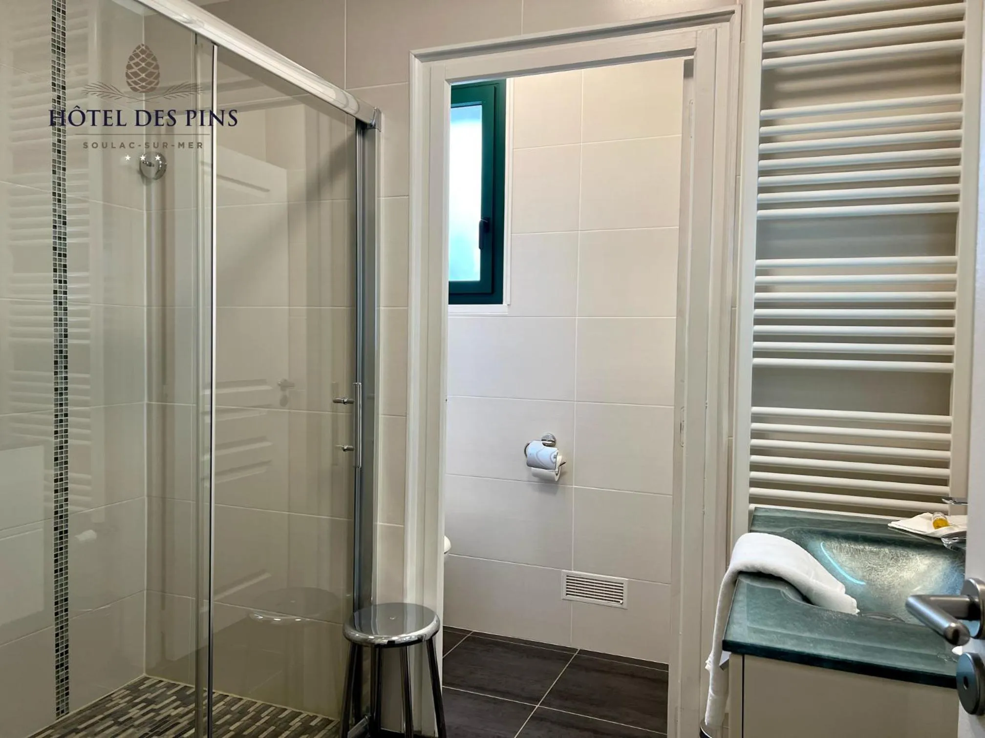 Shower in Hotel des Pins