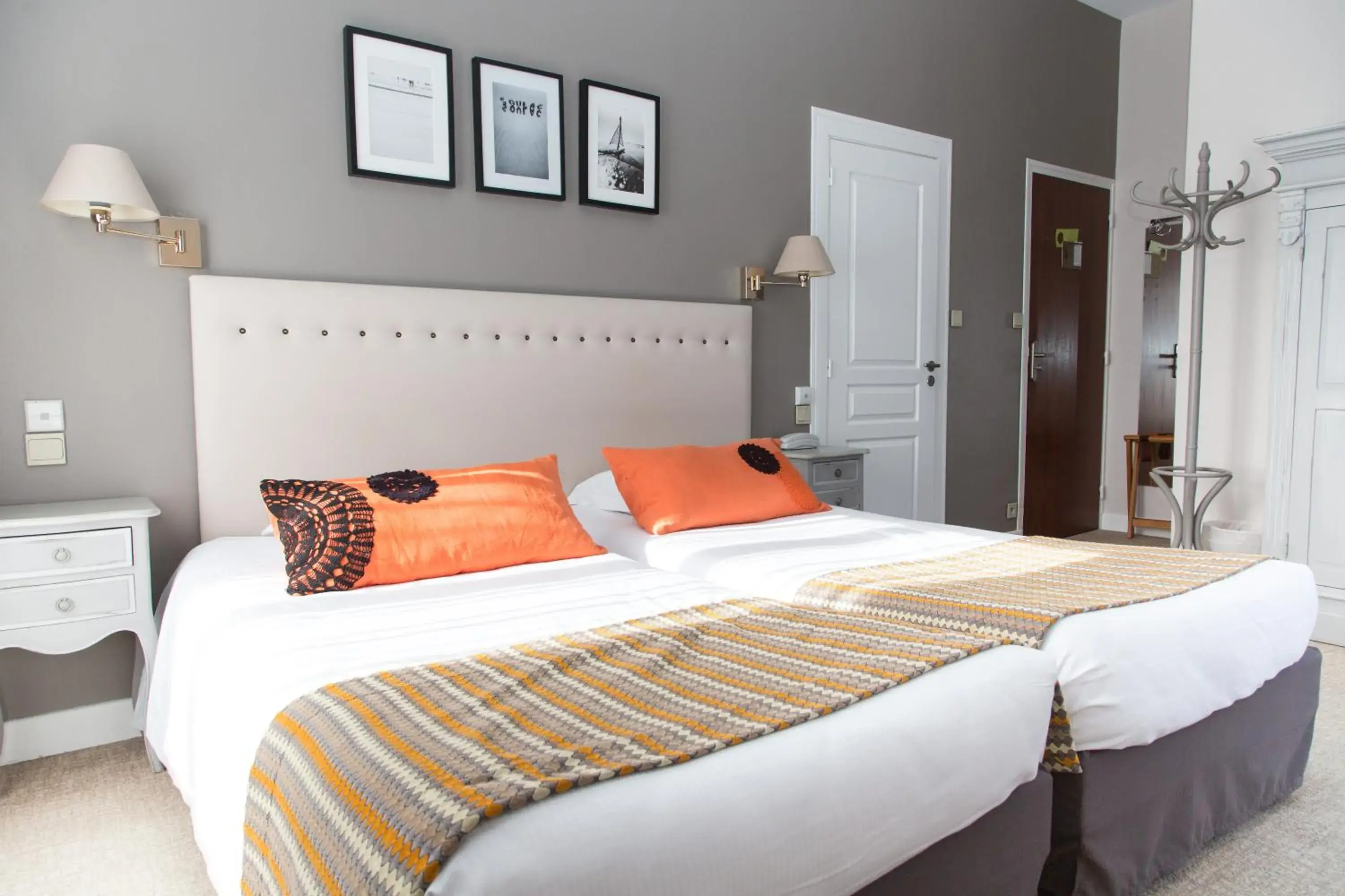 Superior Twin Room in Hotel des Pins Superior Twin Room in Hotel des Pins