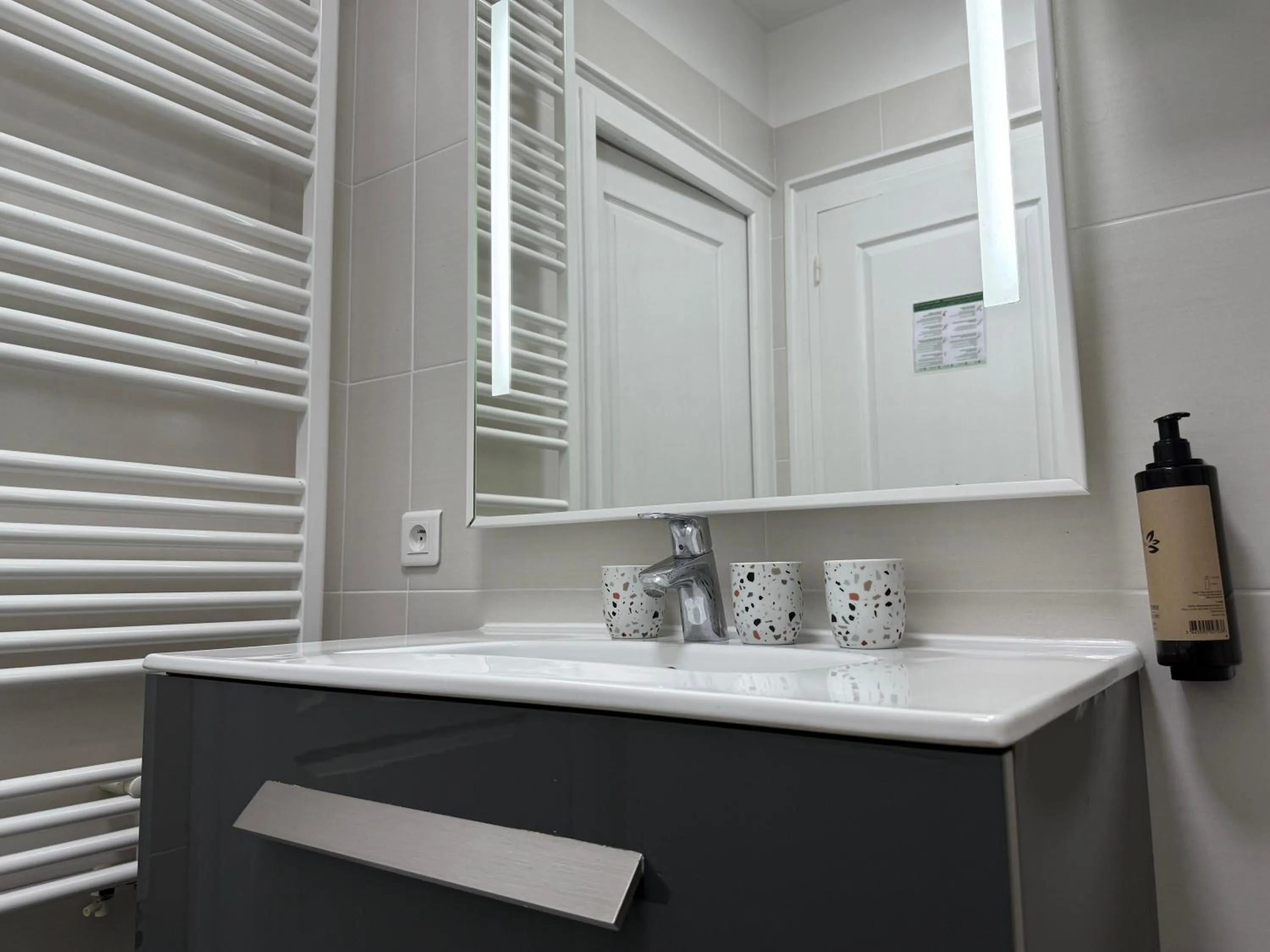 Bathroom in Hotel des Pins