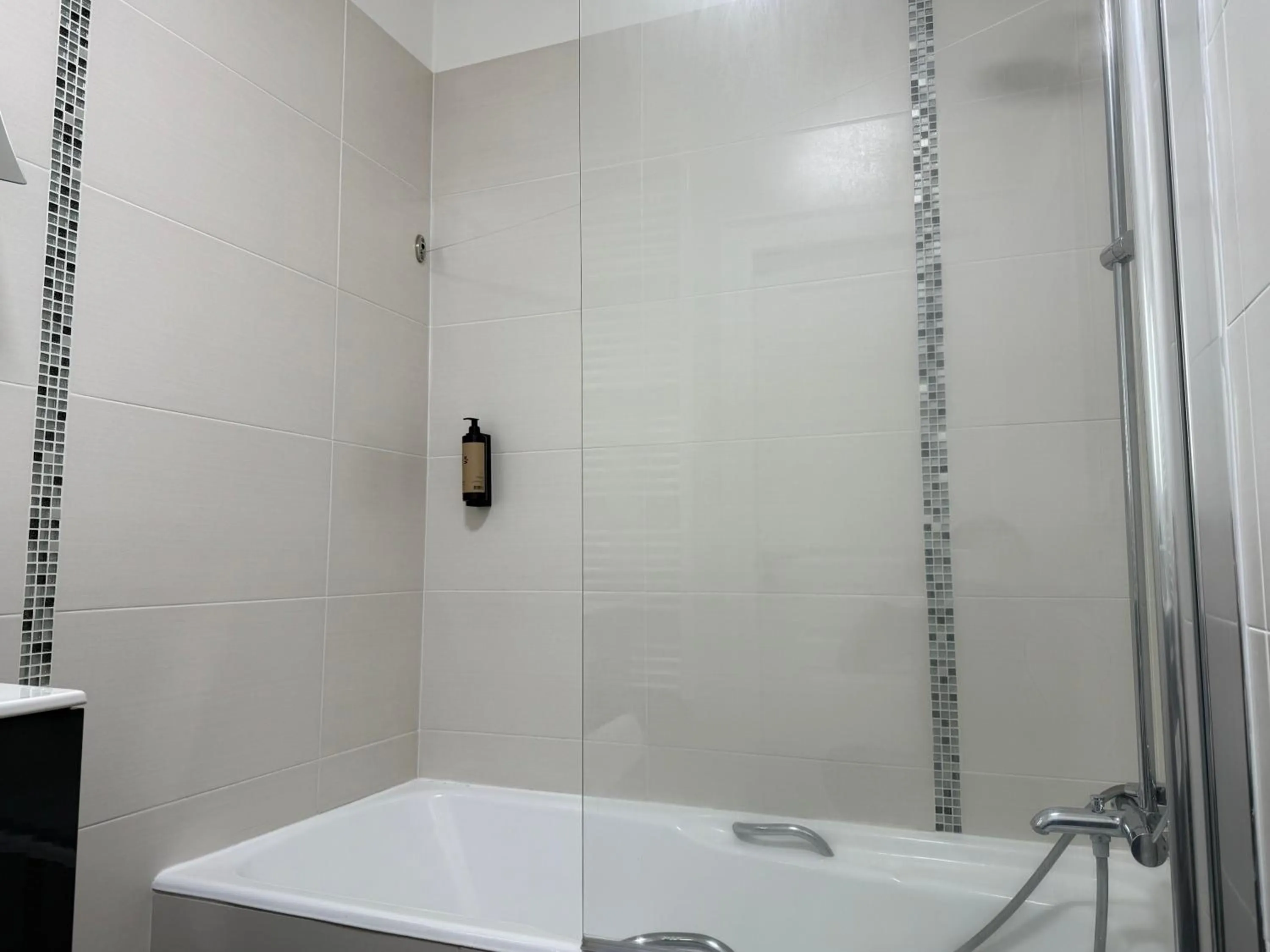 Bathroom in Hotel des Pins