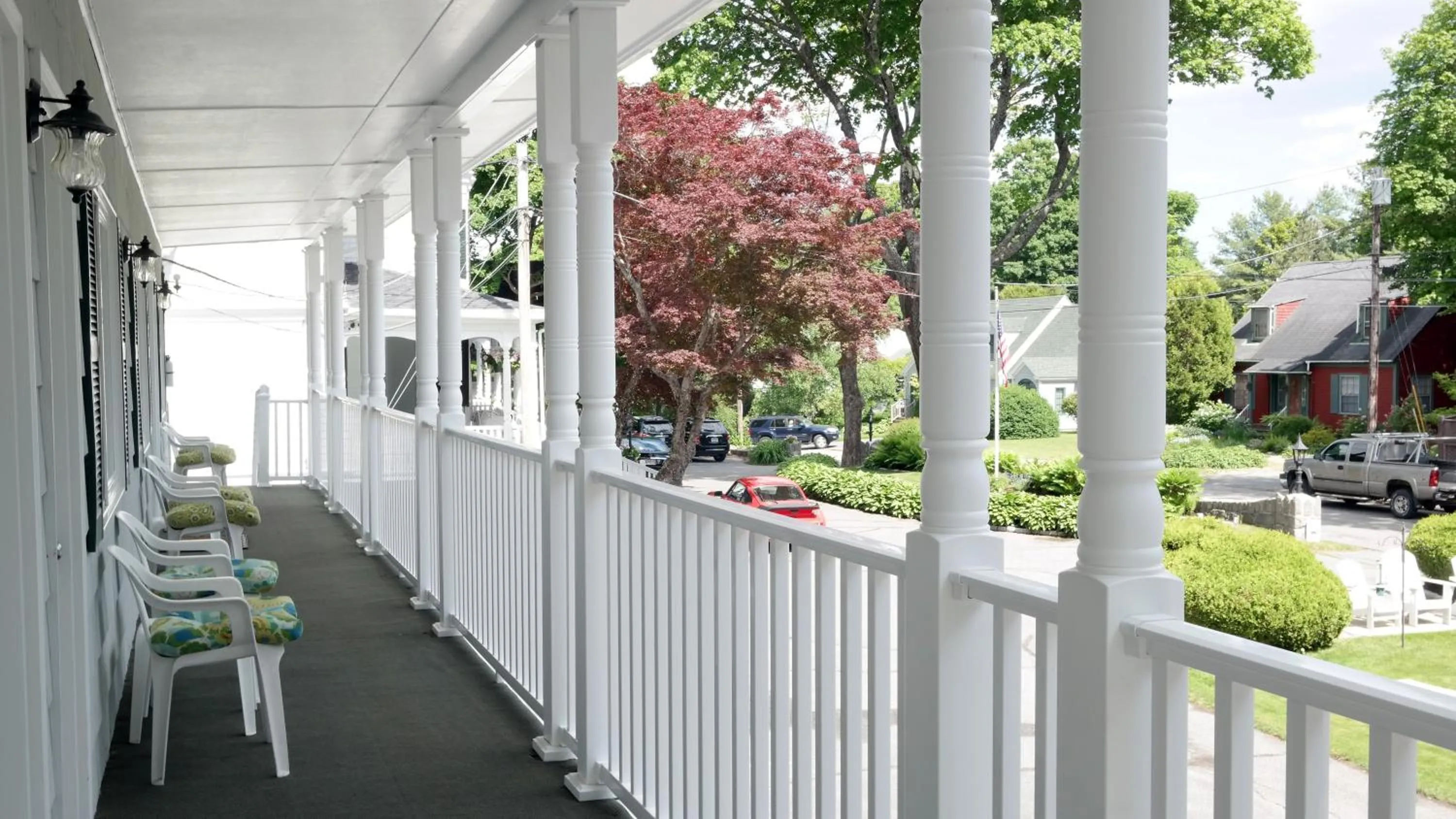 Day in Moseley Cottage Inn and The Town Motel