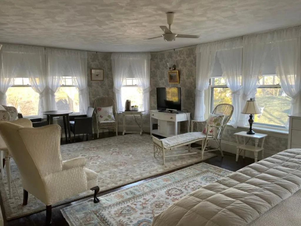 Moseley Cottage Inn and The Town Motel