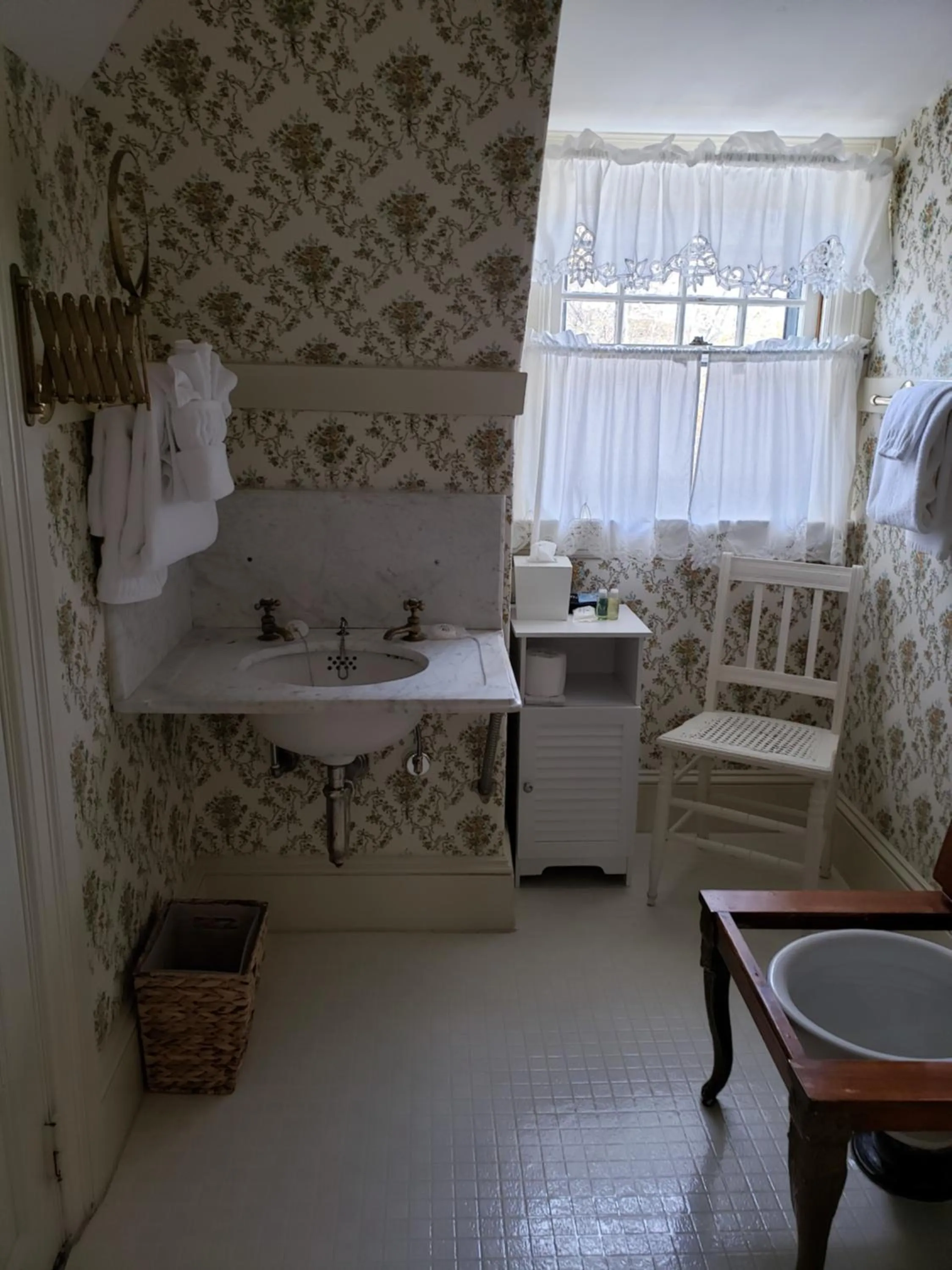 Moseley Cottage Inn and The Town Motel