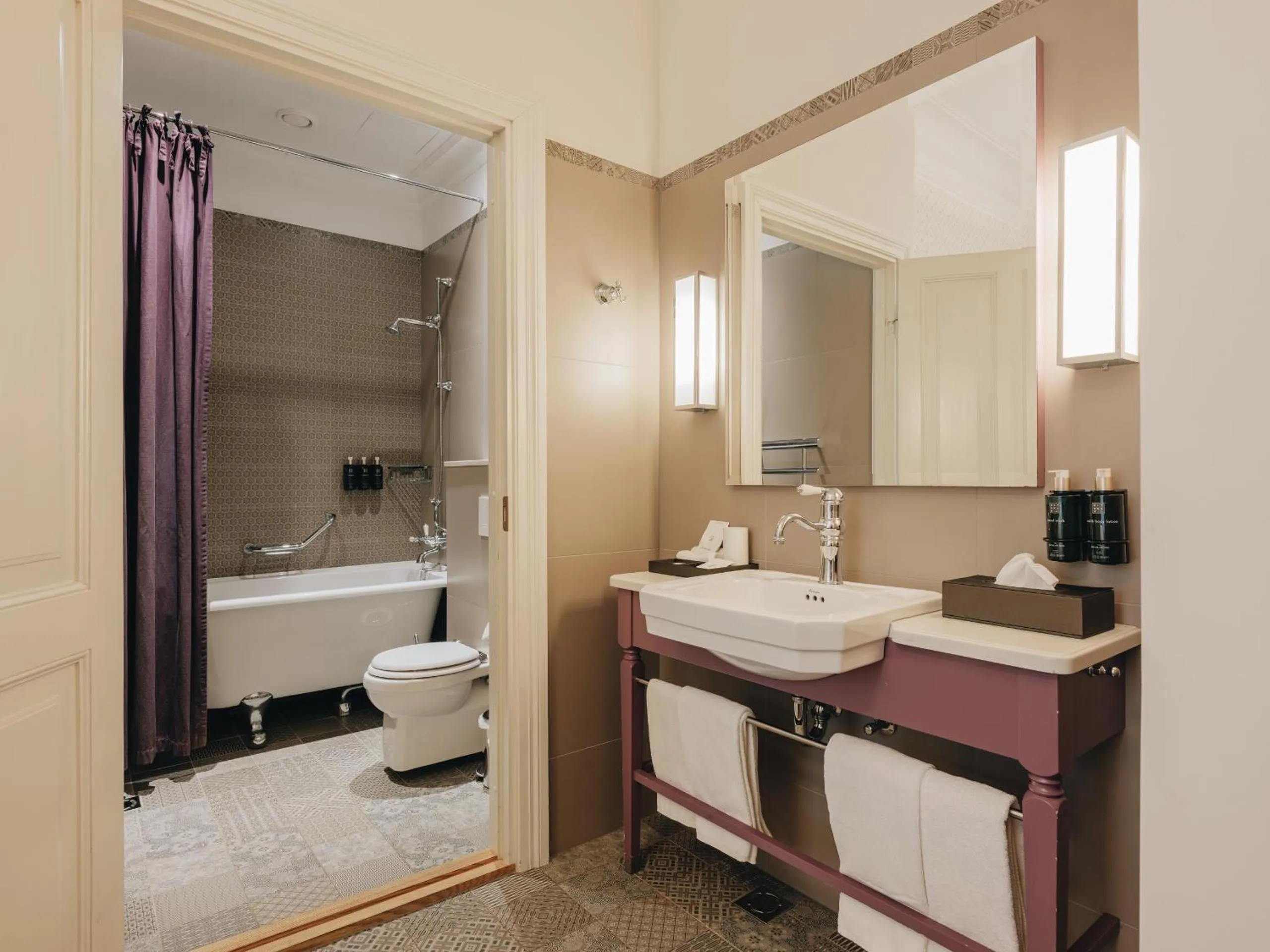 Bathroom in Lydia Hotel