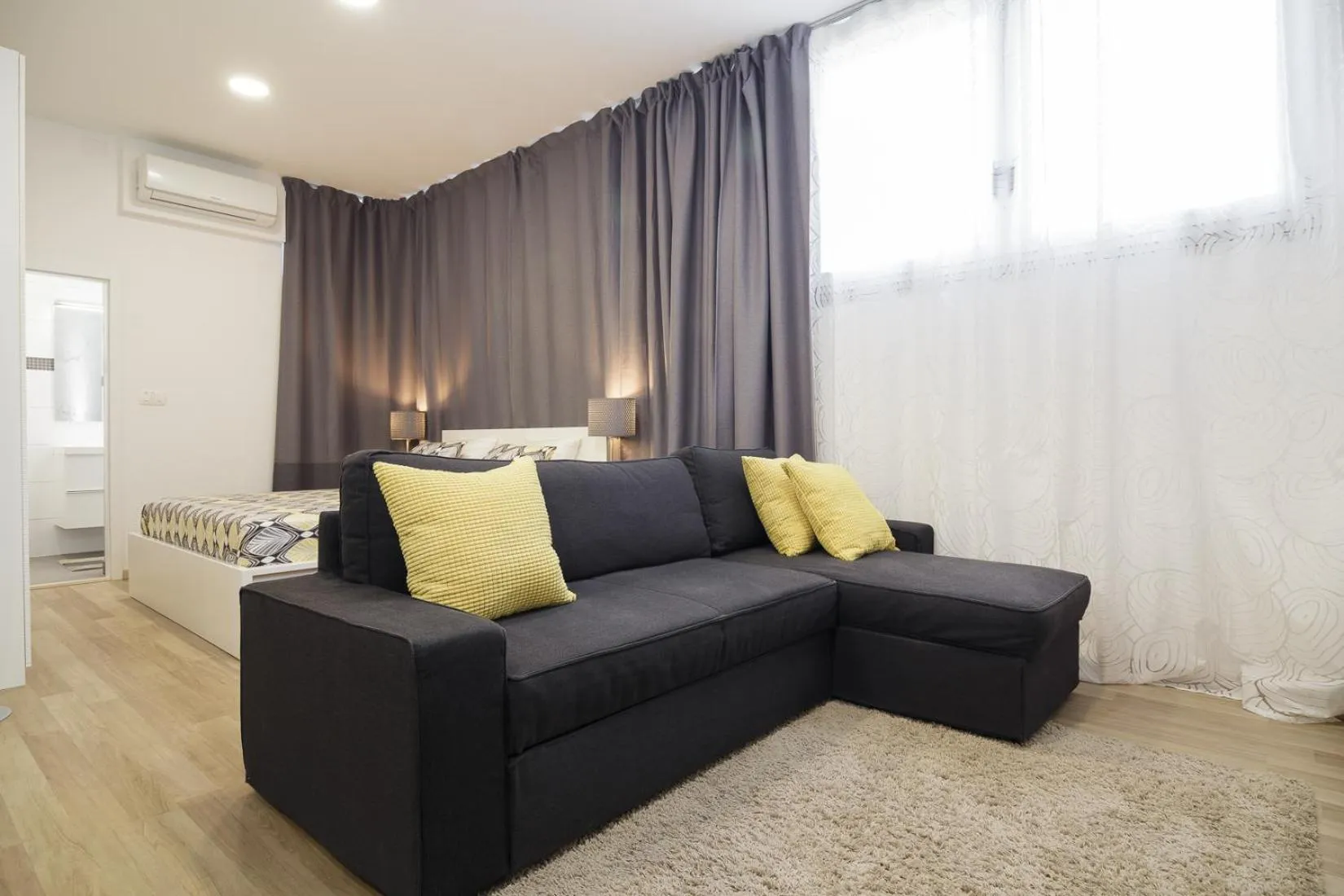 Bed in Aspalathos Centar Holiday - City center, a few minutes' walking distance to the UNESCO Palace, parking lot in front of the apartment