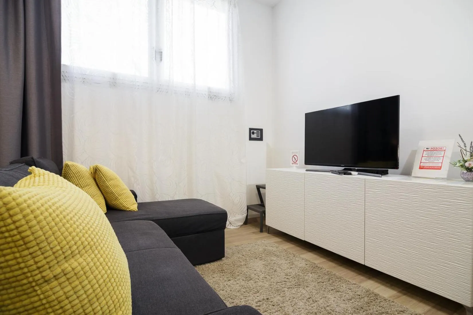 TV and multimedia in Aspalathos Centar Holiday - City center, a few minutes' walking distance to the UNESCO Palace, parking lot in front of the apartment