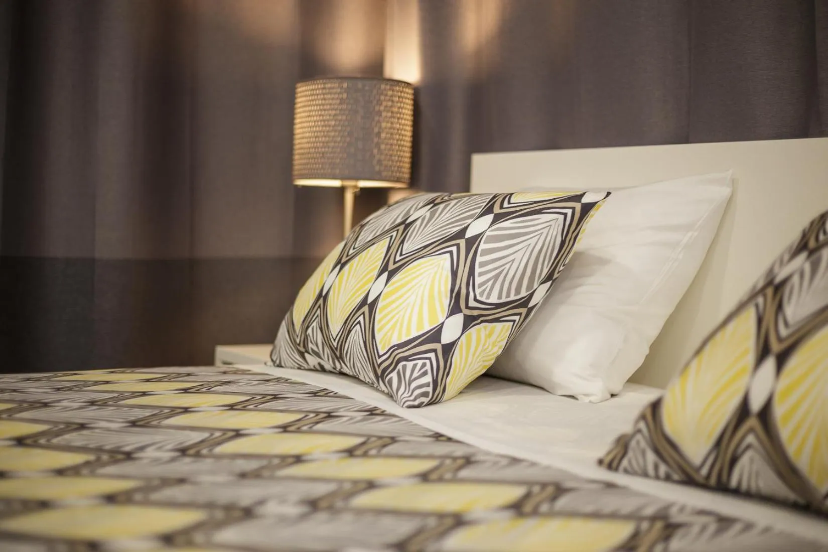 Bed in Aspalathos Centar Holiday - City center, a few minutes' walking distance to the UNESCO Palace, parking lot in front of the apartment