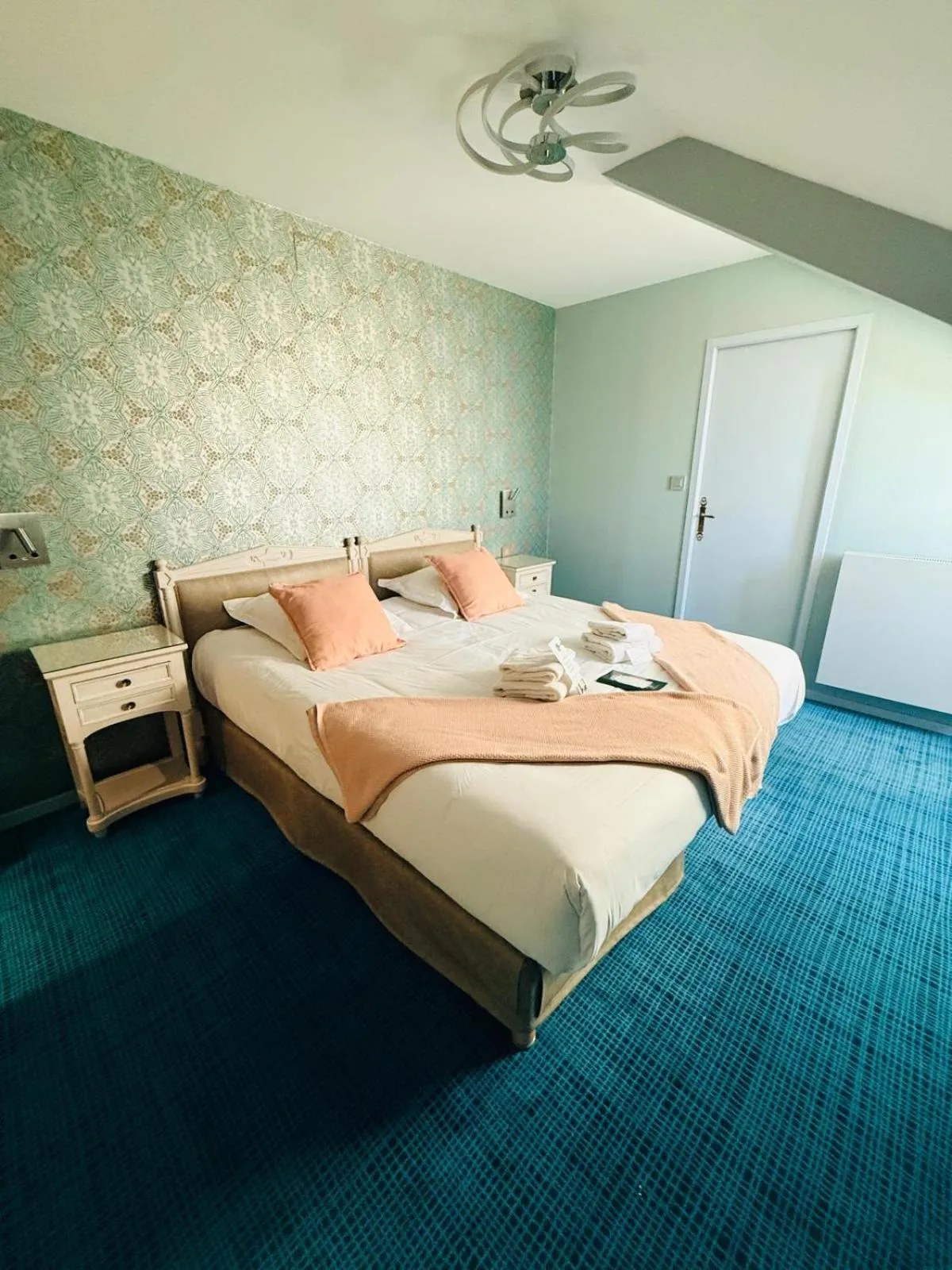 Bed in Hôtel Le Clos des Arts