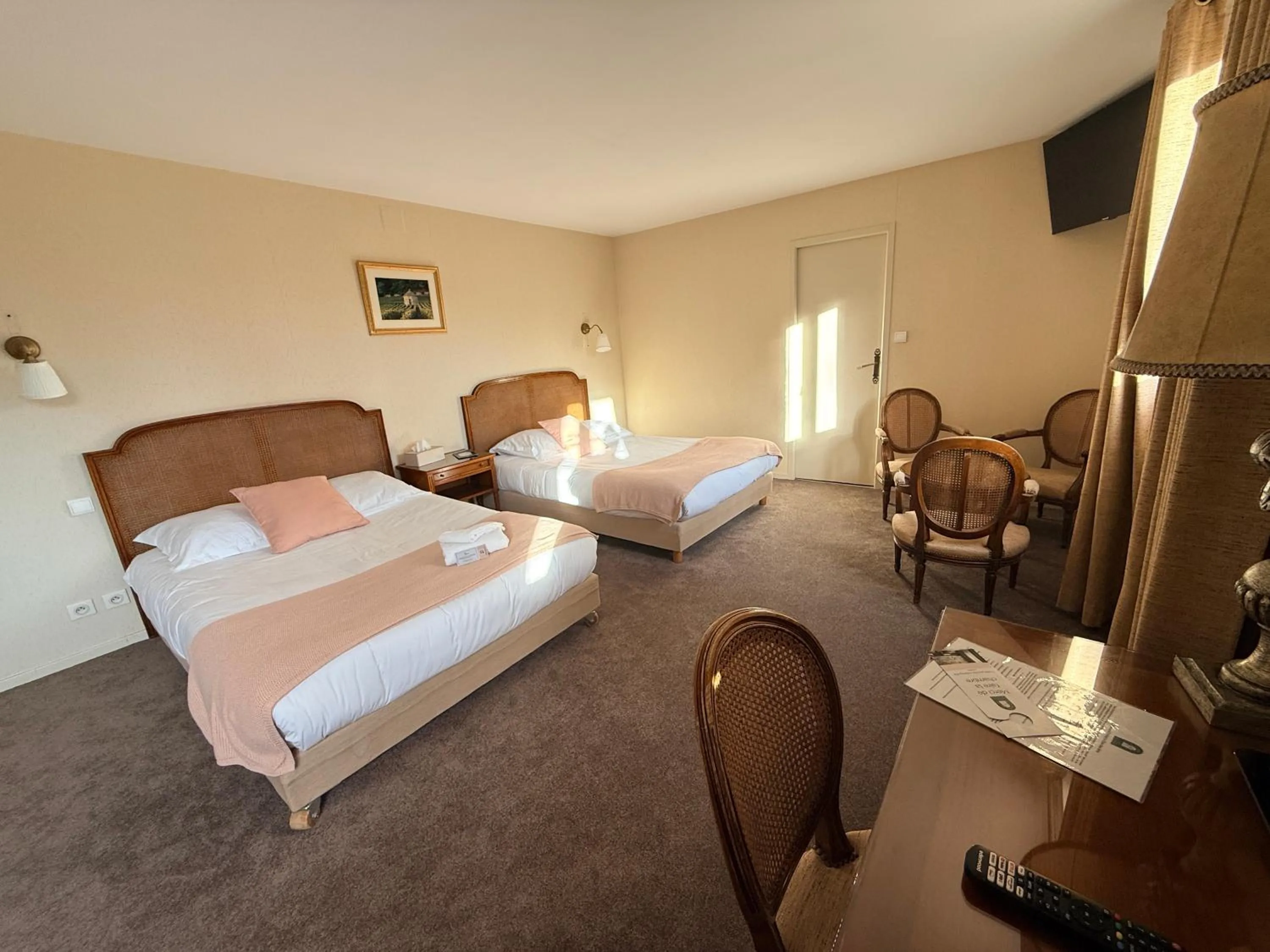 Bed in Hôtel Le Clos des Arts