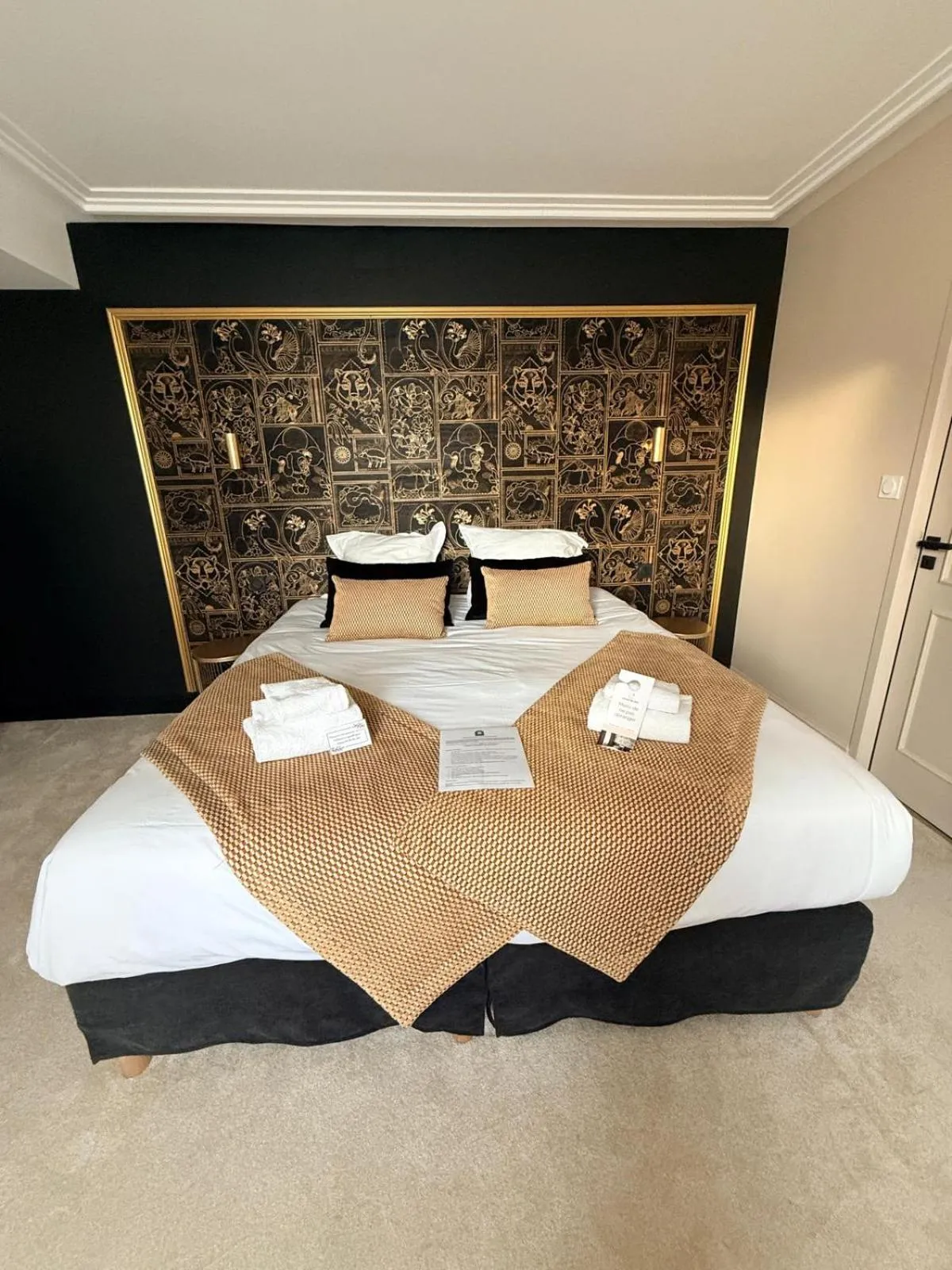 Bed in Hôtel Le Clos des Arts