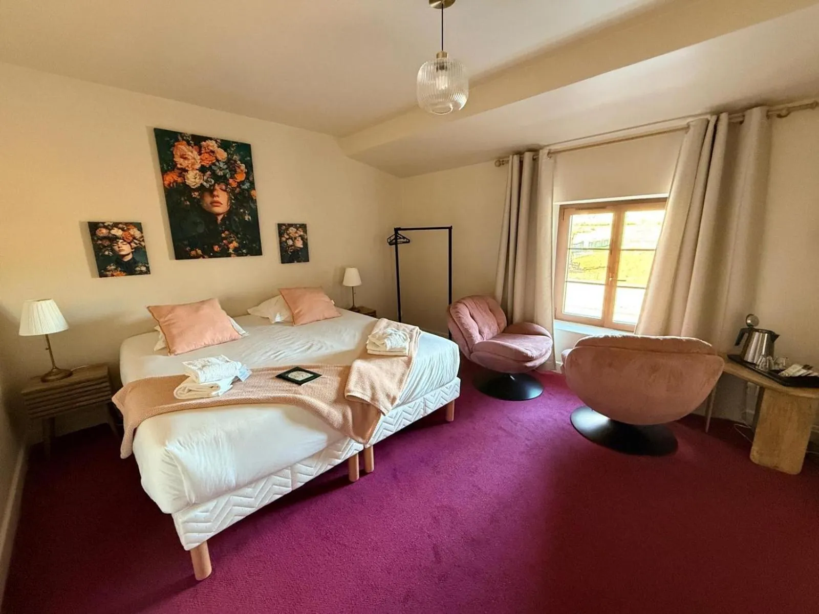 Bed in Hôtel Le Clos des Arts