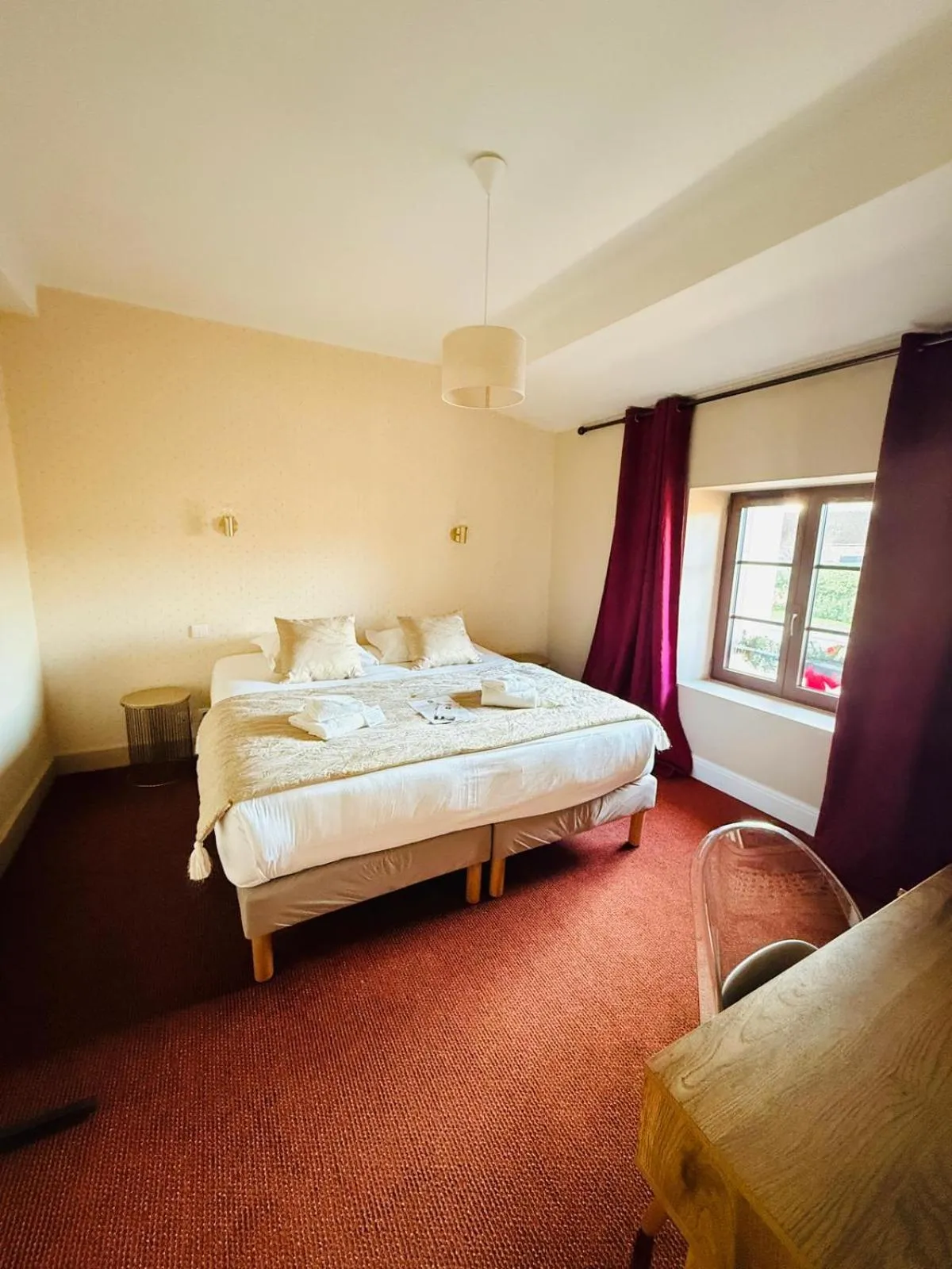 Bed in Hôtel Le Clos des Arts