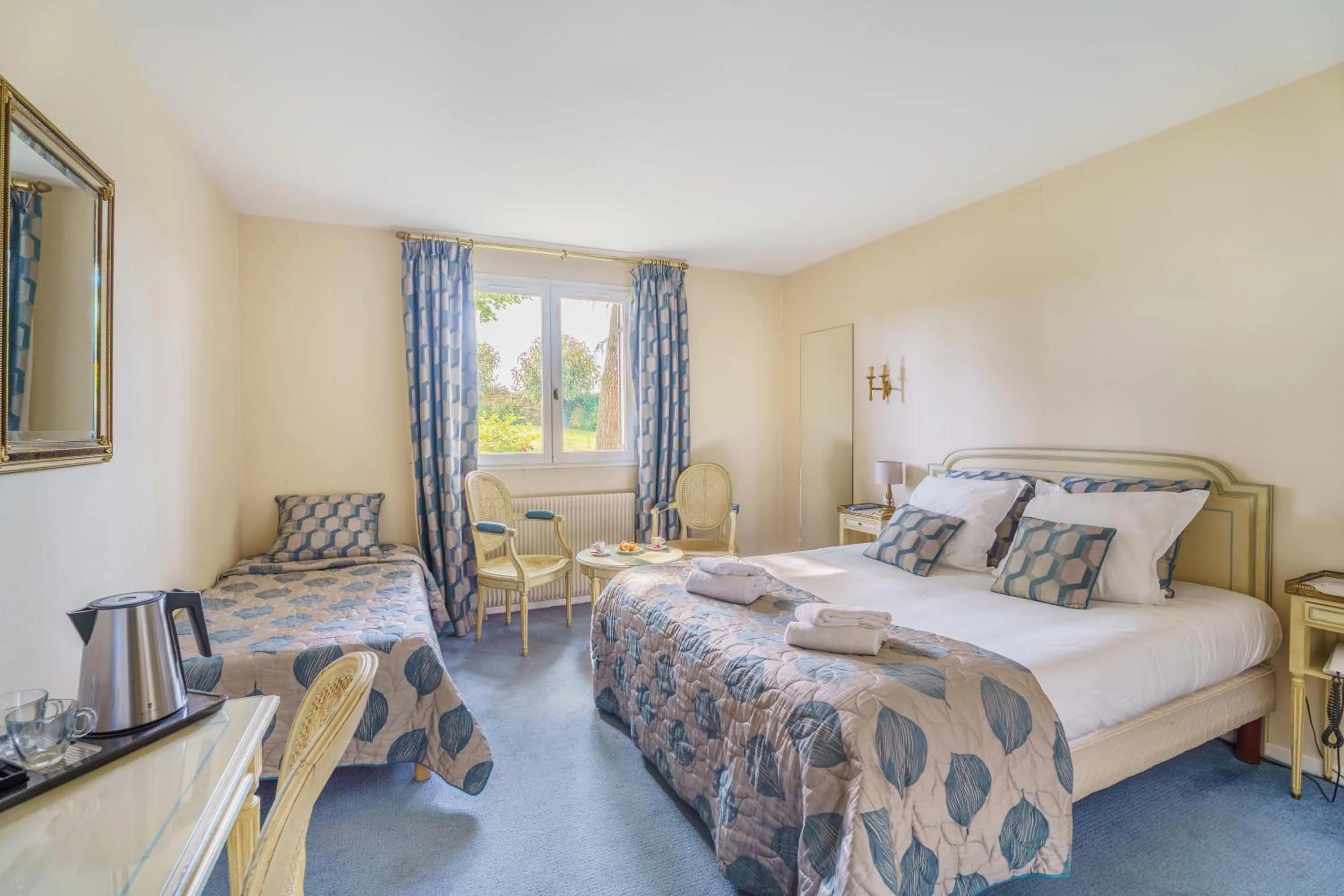 Bed in Hôtel Le Clos des Arts