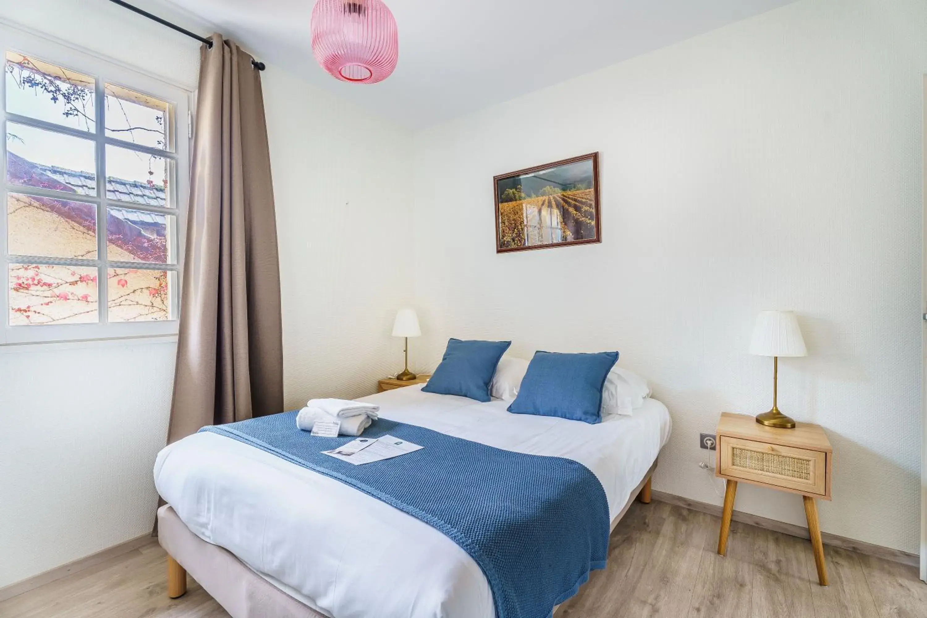 Standard Double Room in Hôtel Le Clos des Arts Standard Double Room in Hôtel Le Clos des Arts