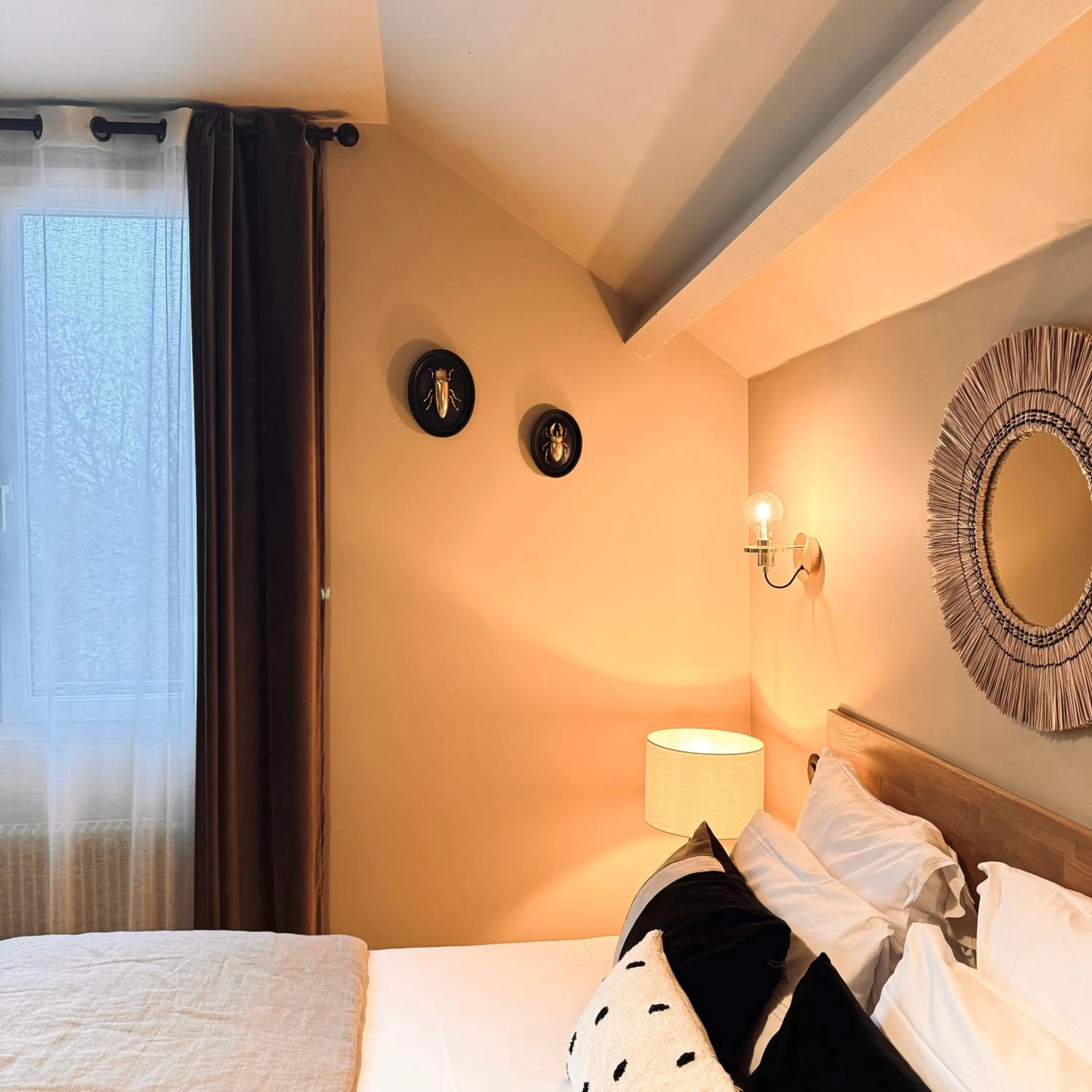 Bedroom, Bed in Hôtel Rive Sud