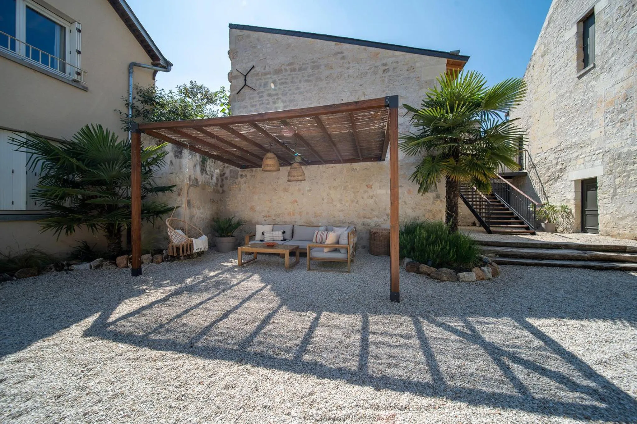 Patio in Hôtel Rive Sud