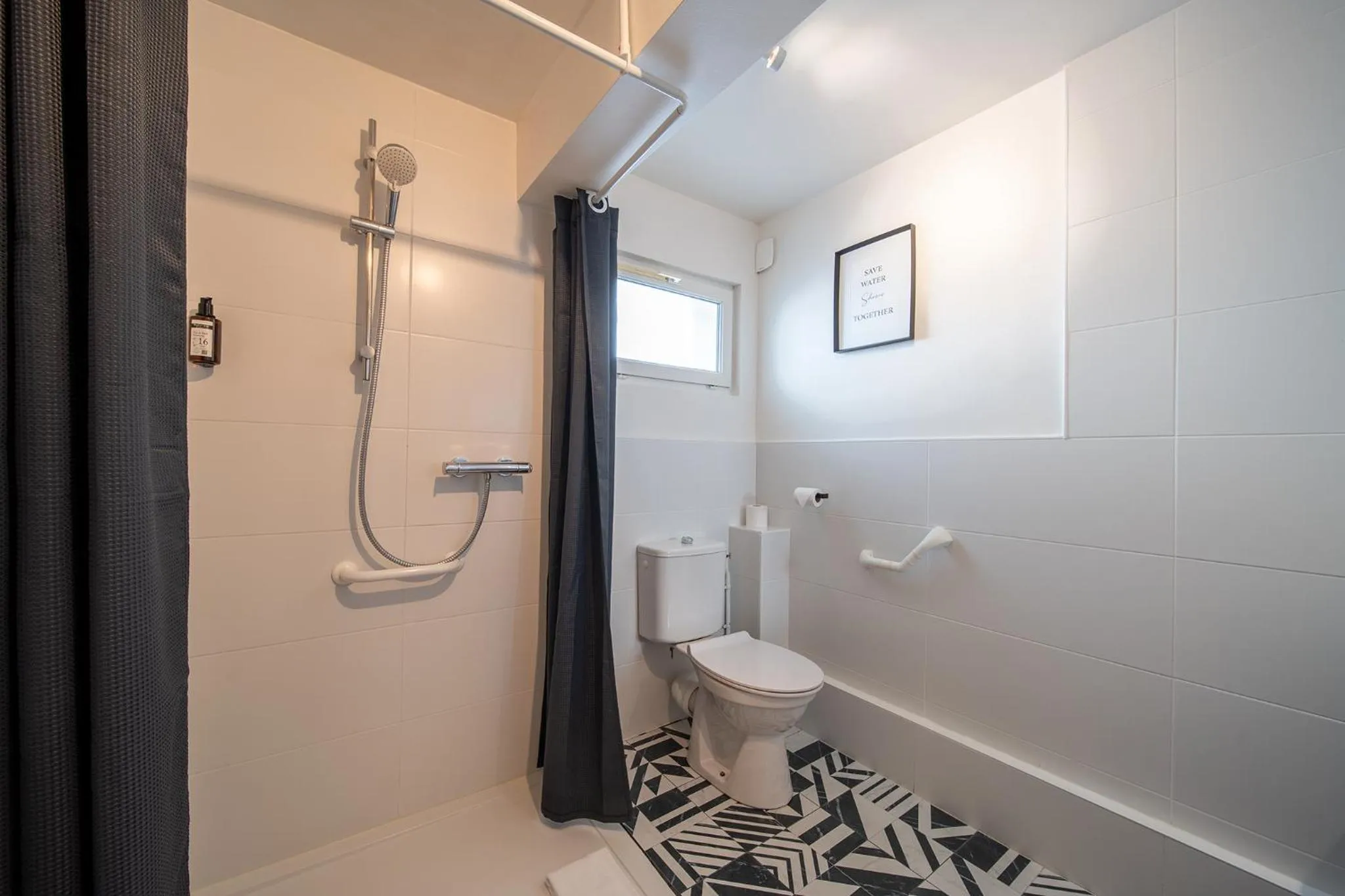 Bathroom in Hôtel Rive Sud