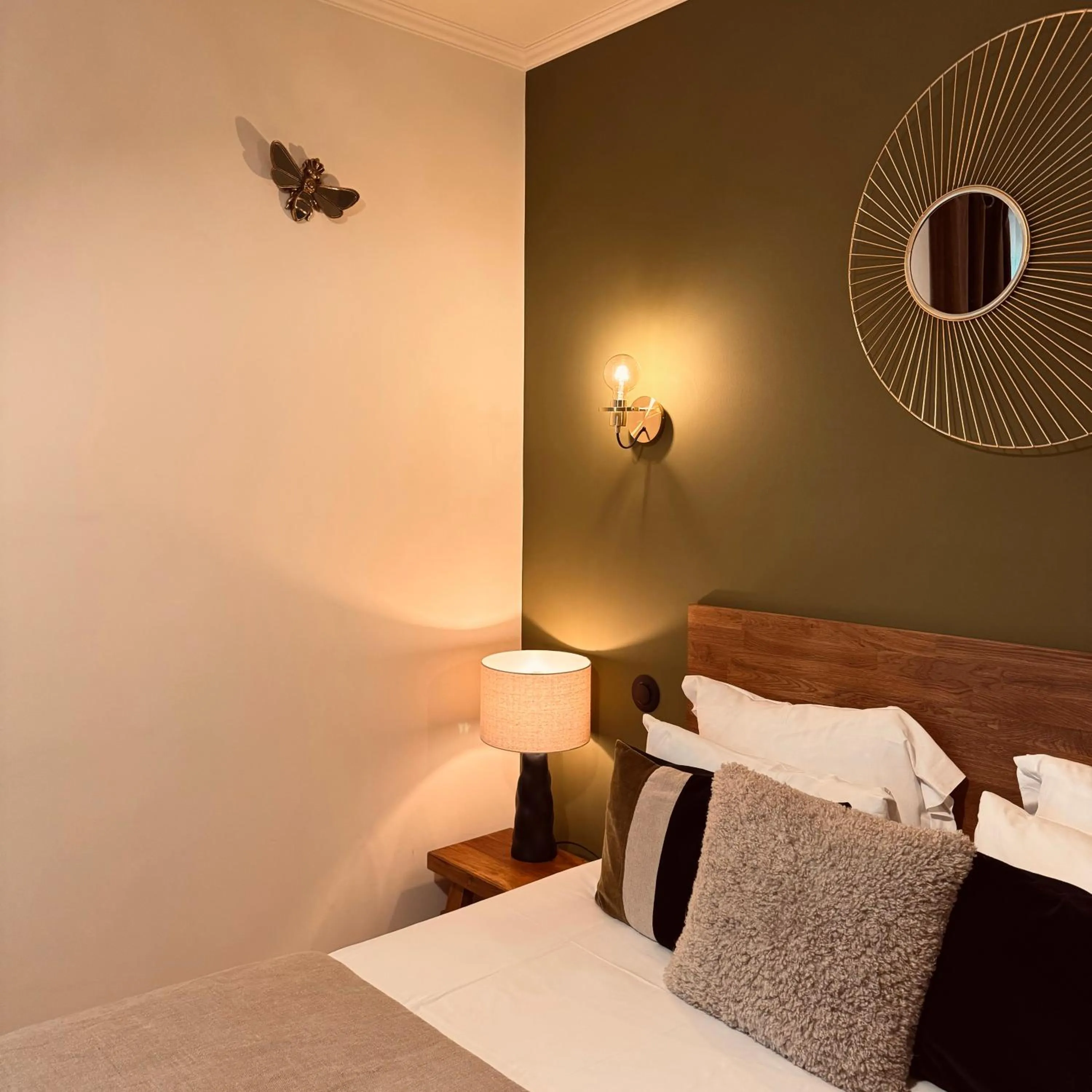 Photo of the whole room, Bed in Hôtel Rive Sud