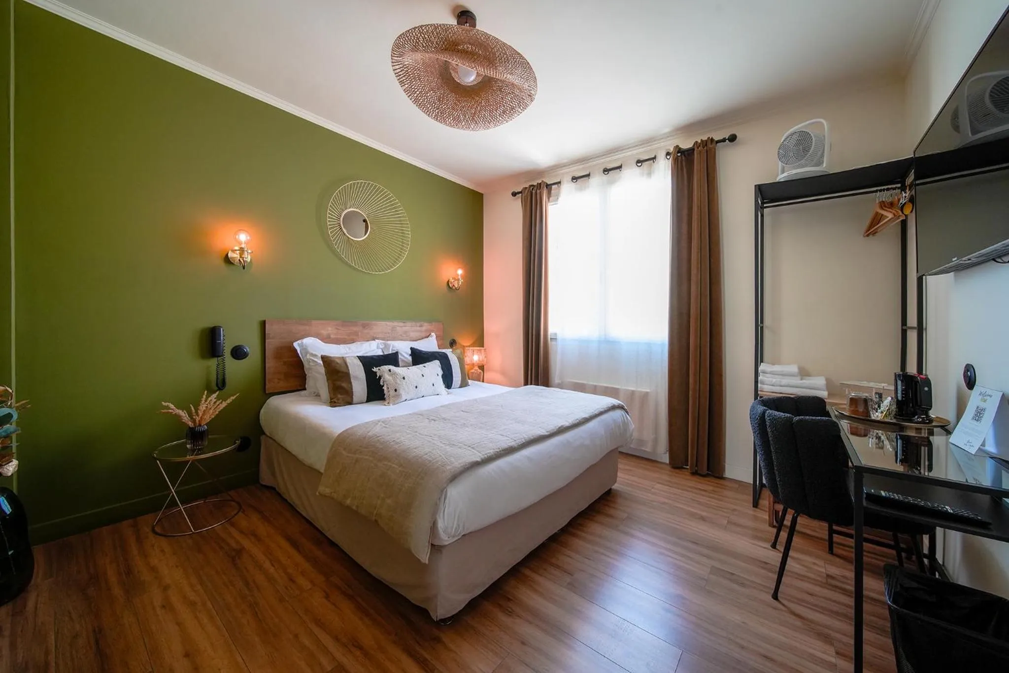 Photo of the whole room, Bed in Hôtel Rive Sud