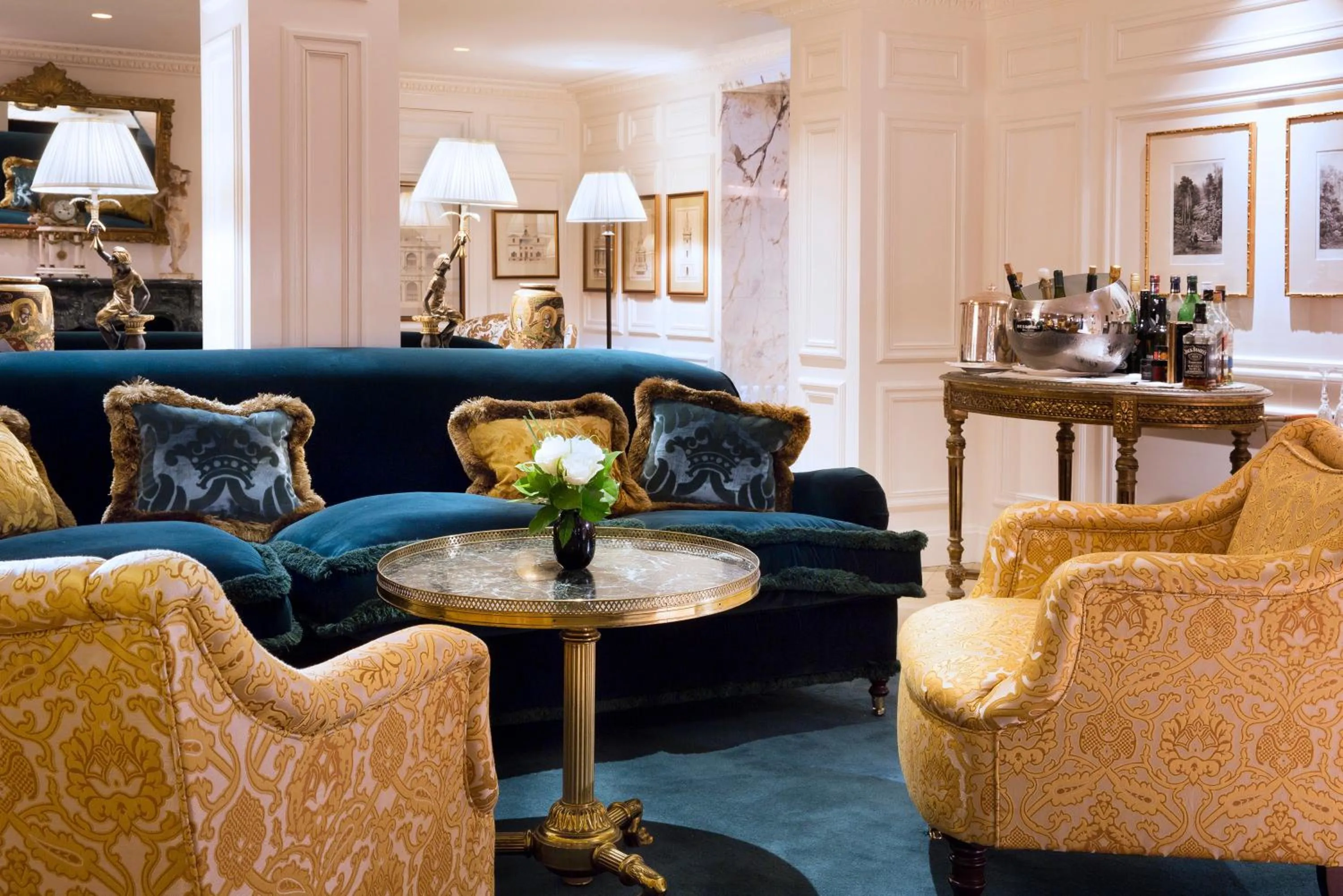 Lounge or bar in Relais Christine