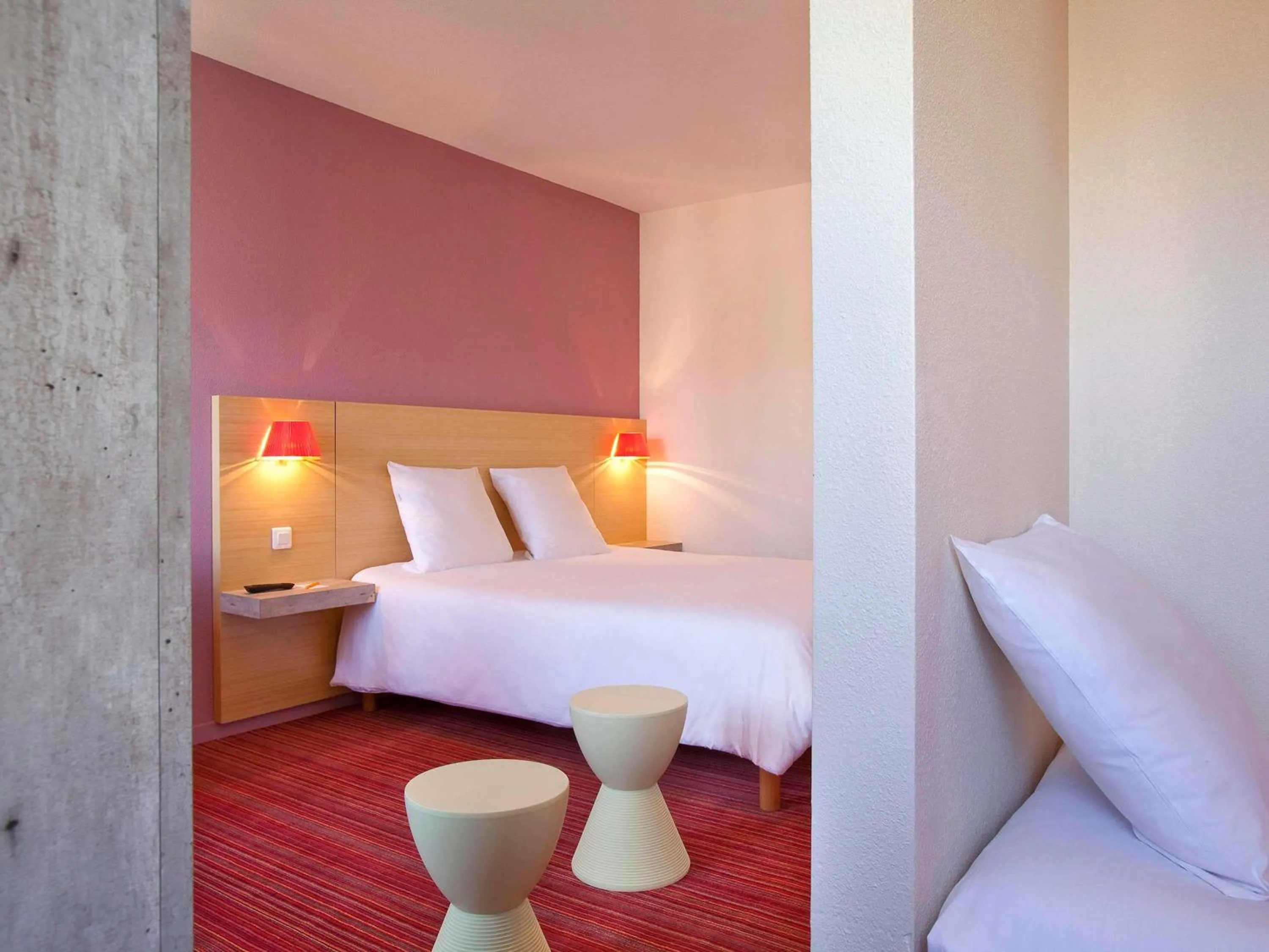 Bedroom, Bed in ibis Styles Le Puy en Velay