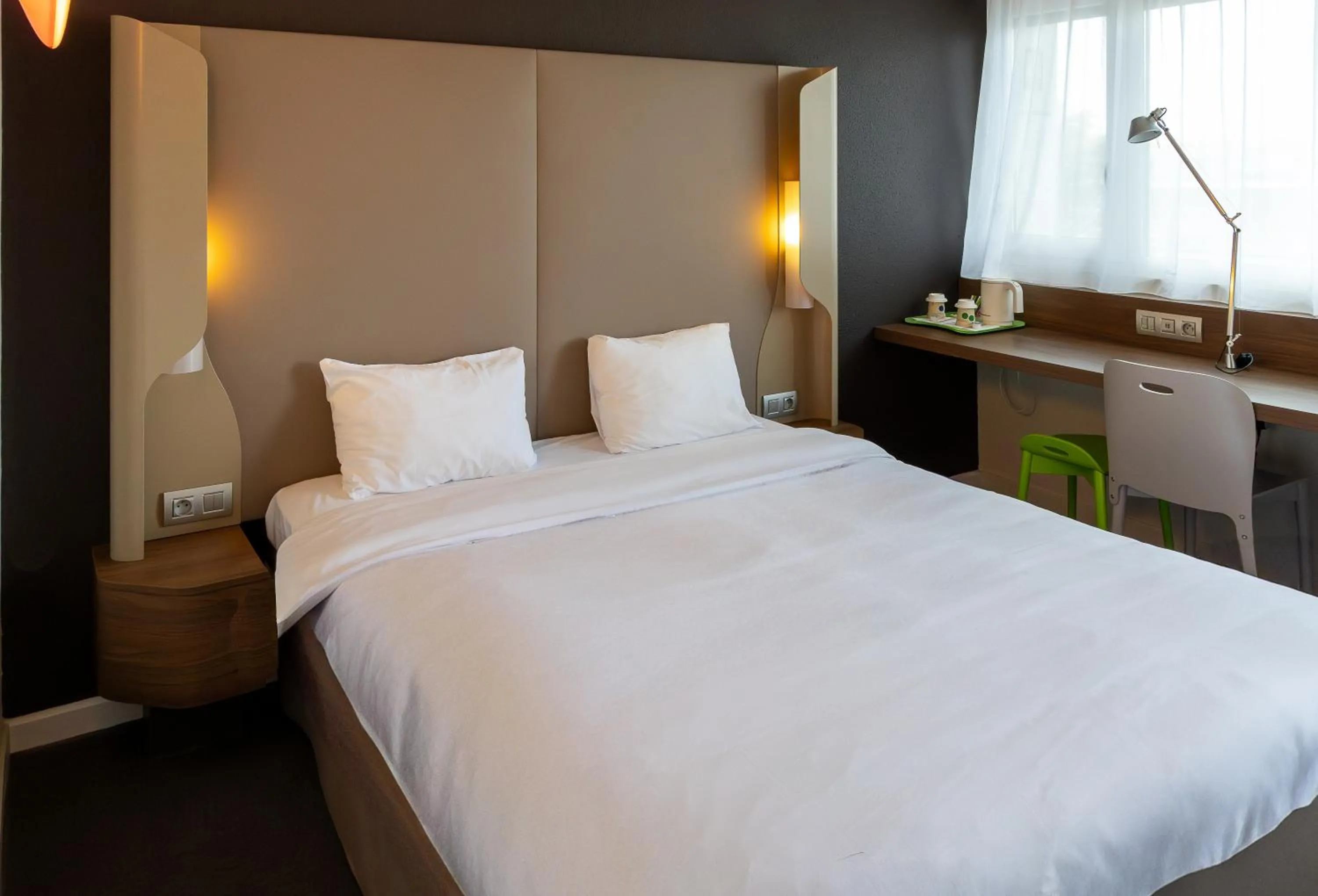 Bedroom, Bed in Campanile Toulouse - Blagnac Aéroport