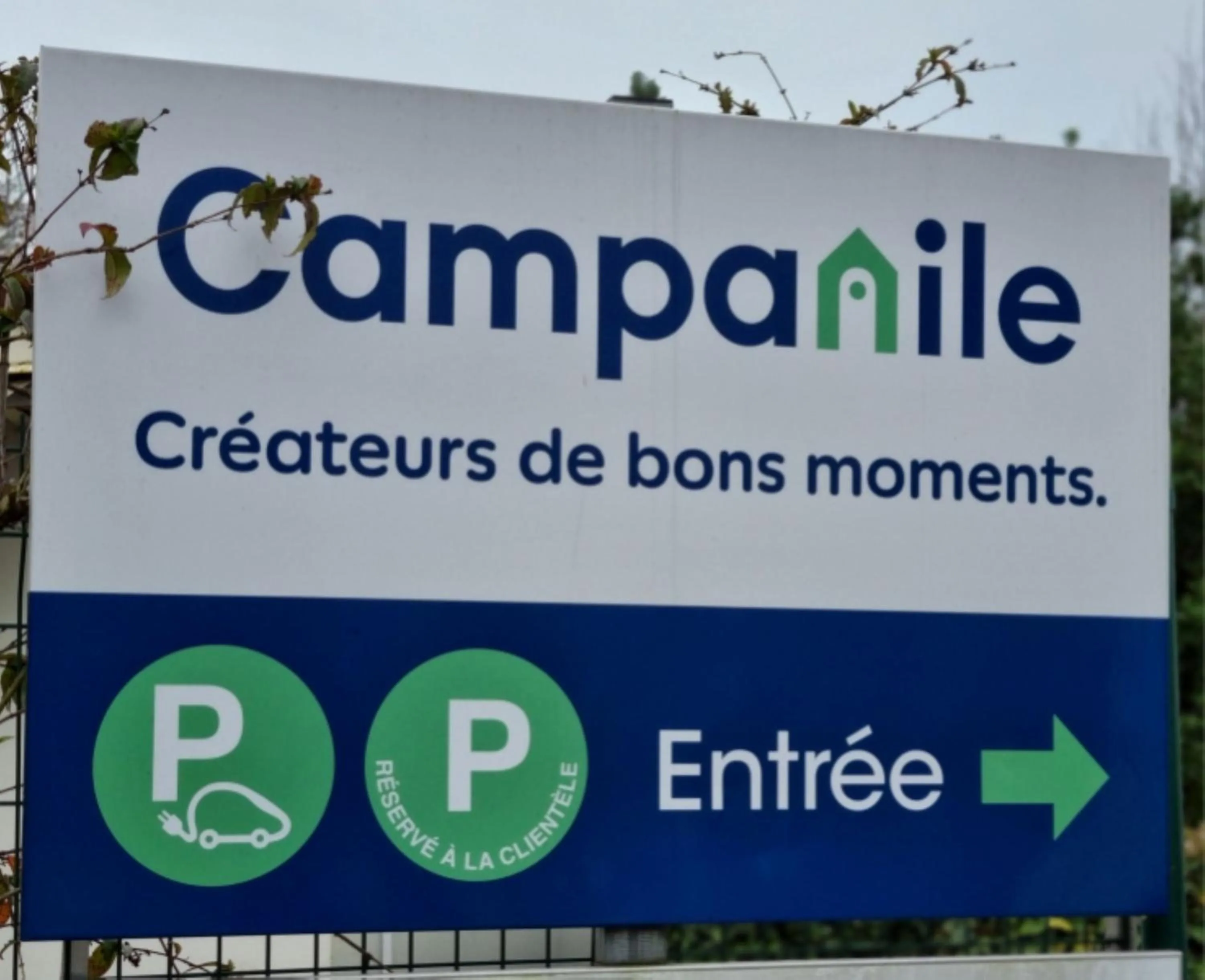 Parking in Campanile Toulouse - Blagnac Aéroport