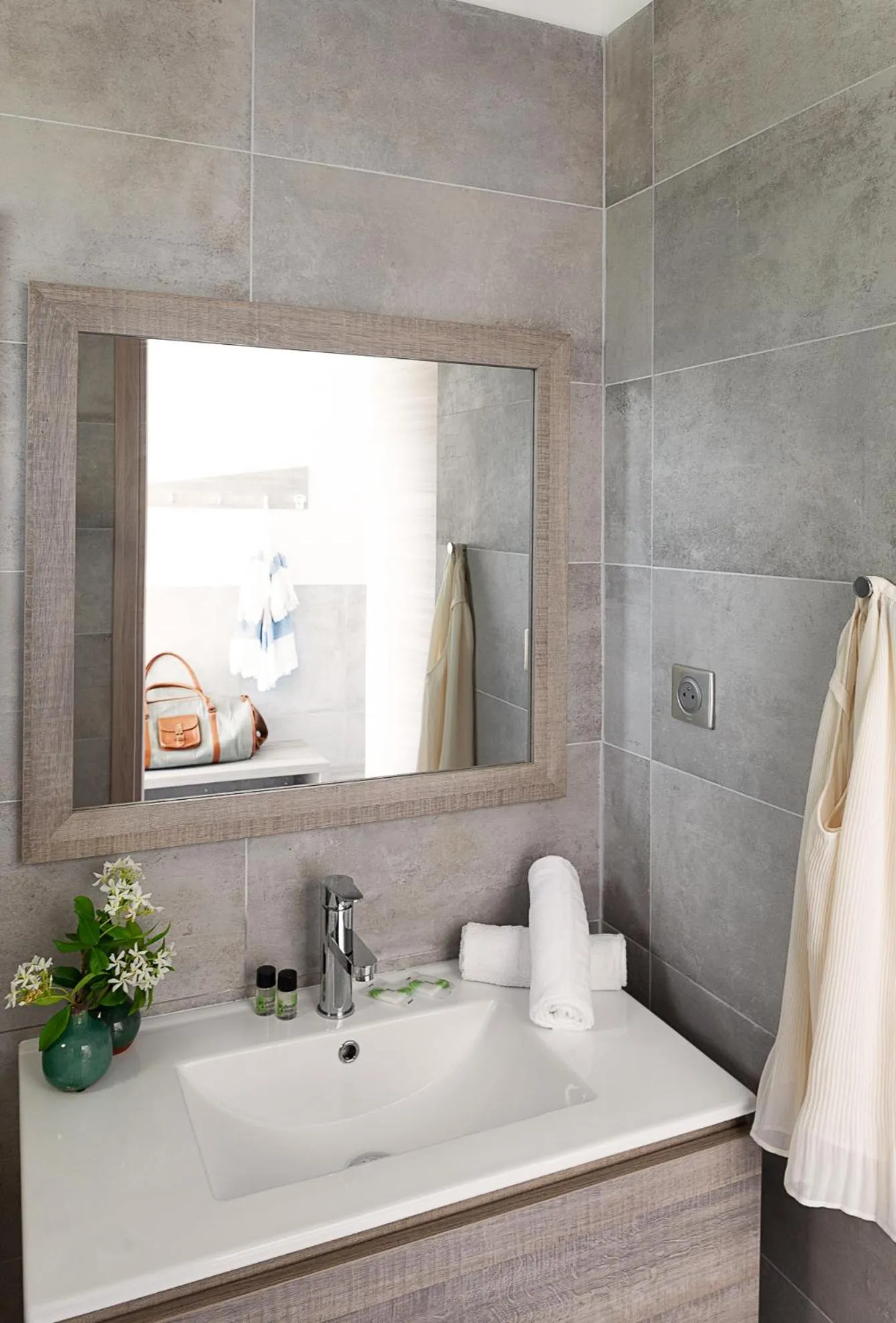 Bathroom in Hôtel-Restaurant Marina Di Lava - Grand Ajaccio