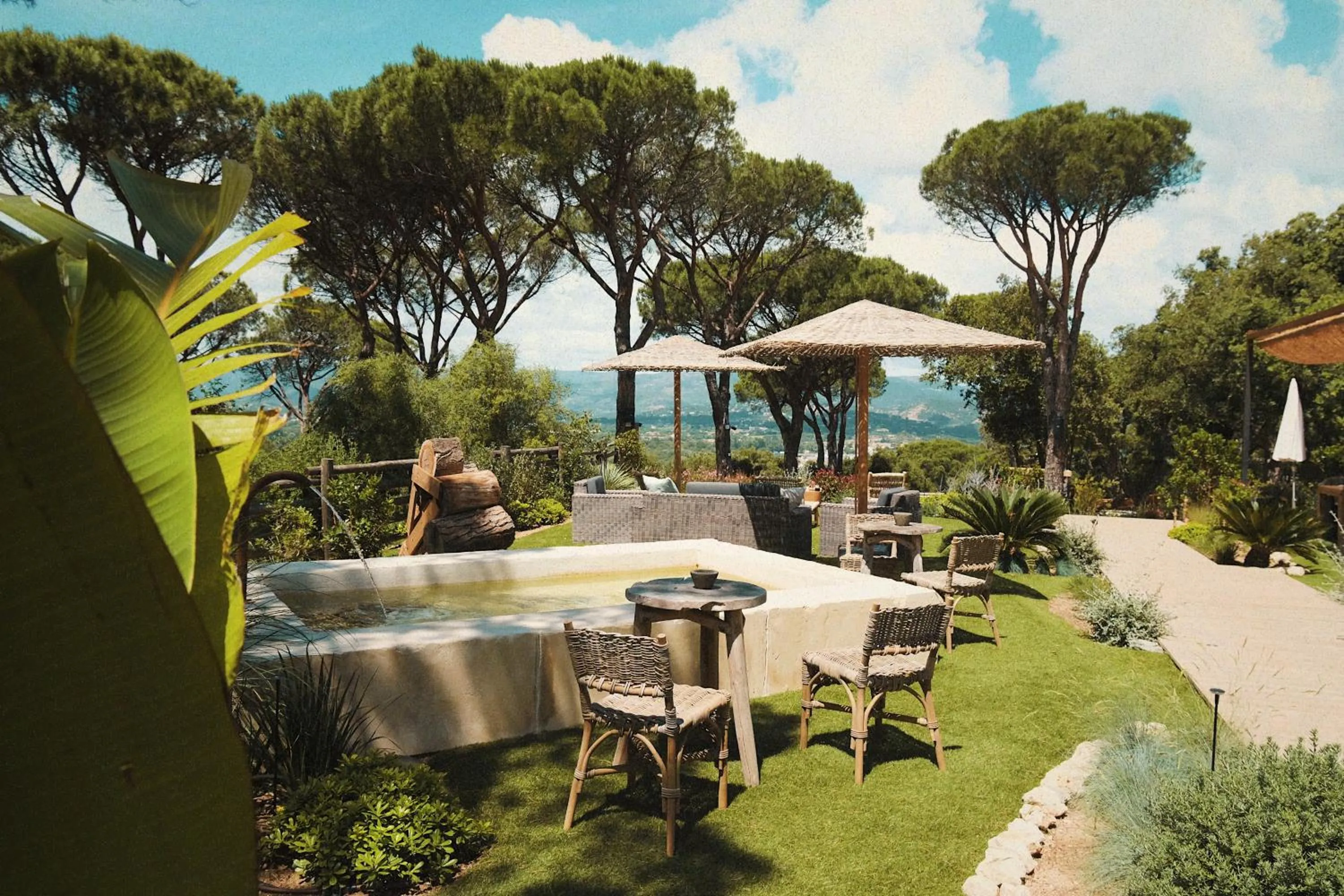 Natural landscape in Hôtel Font Mourier